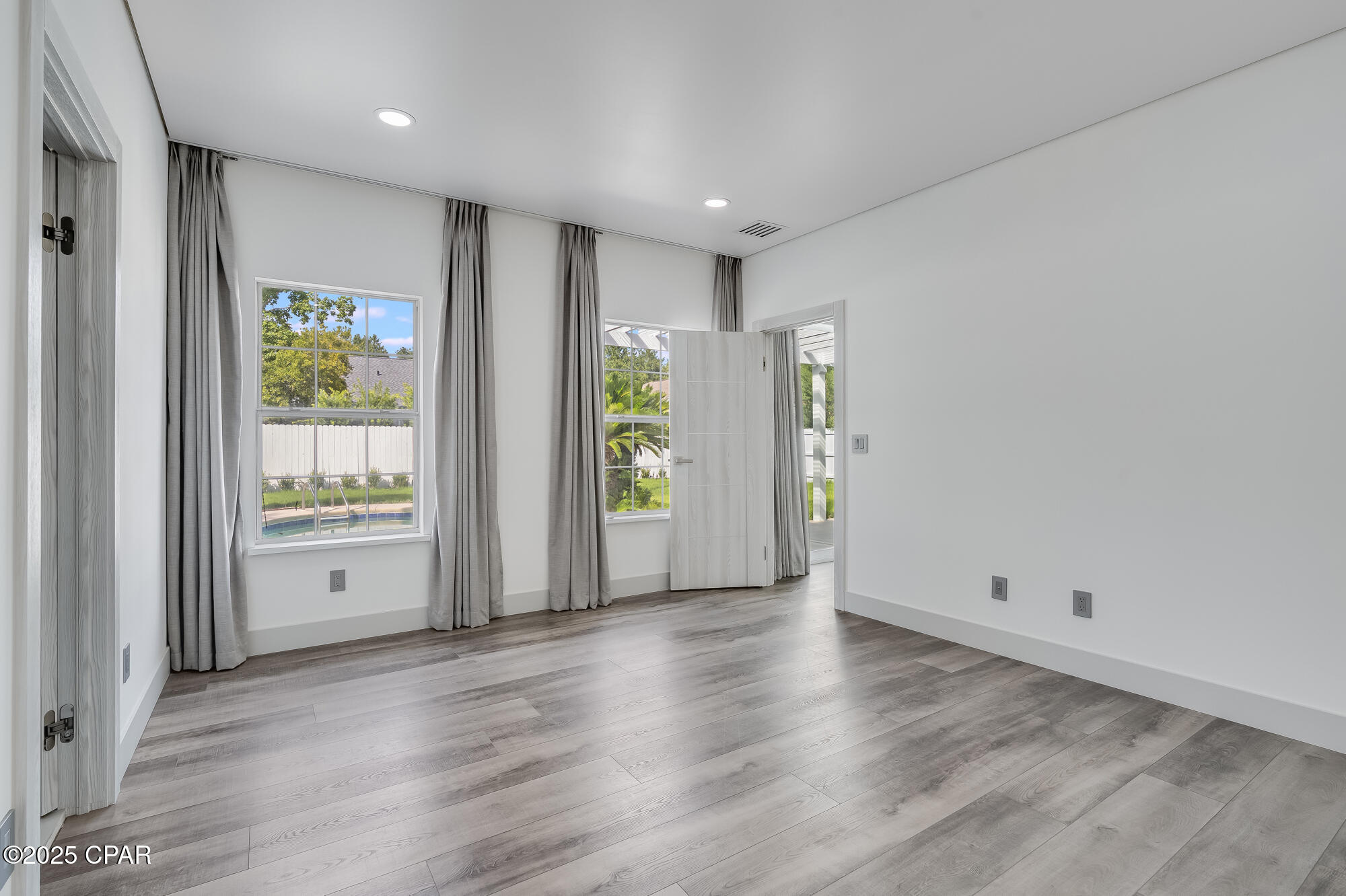 Image 21 For 100 Biltmore Place