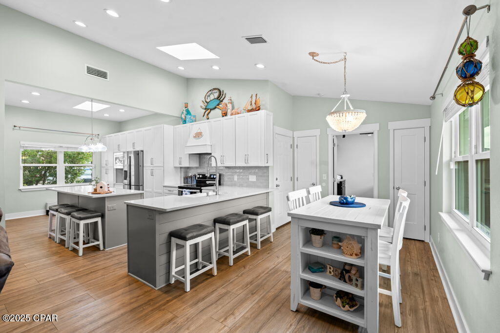 Image 3 For 107 Loyola Lane