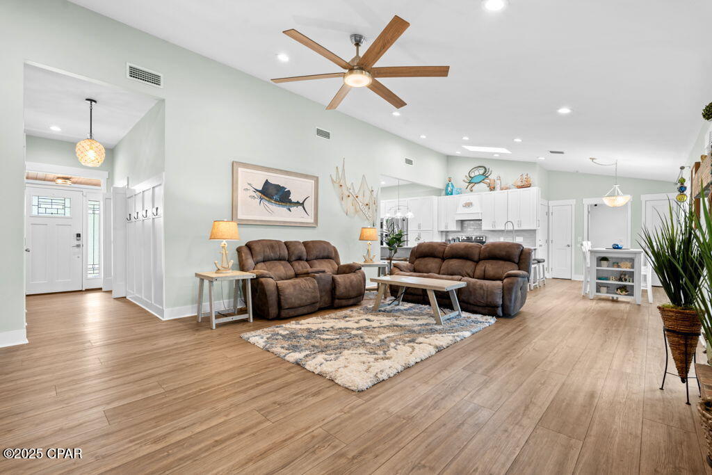 Image 4 For 107 Loyola Lane