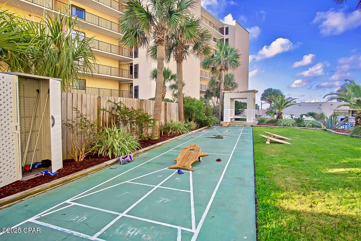 Image 20 For 8817 Thomas Drive A112