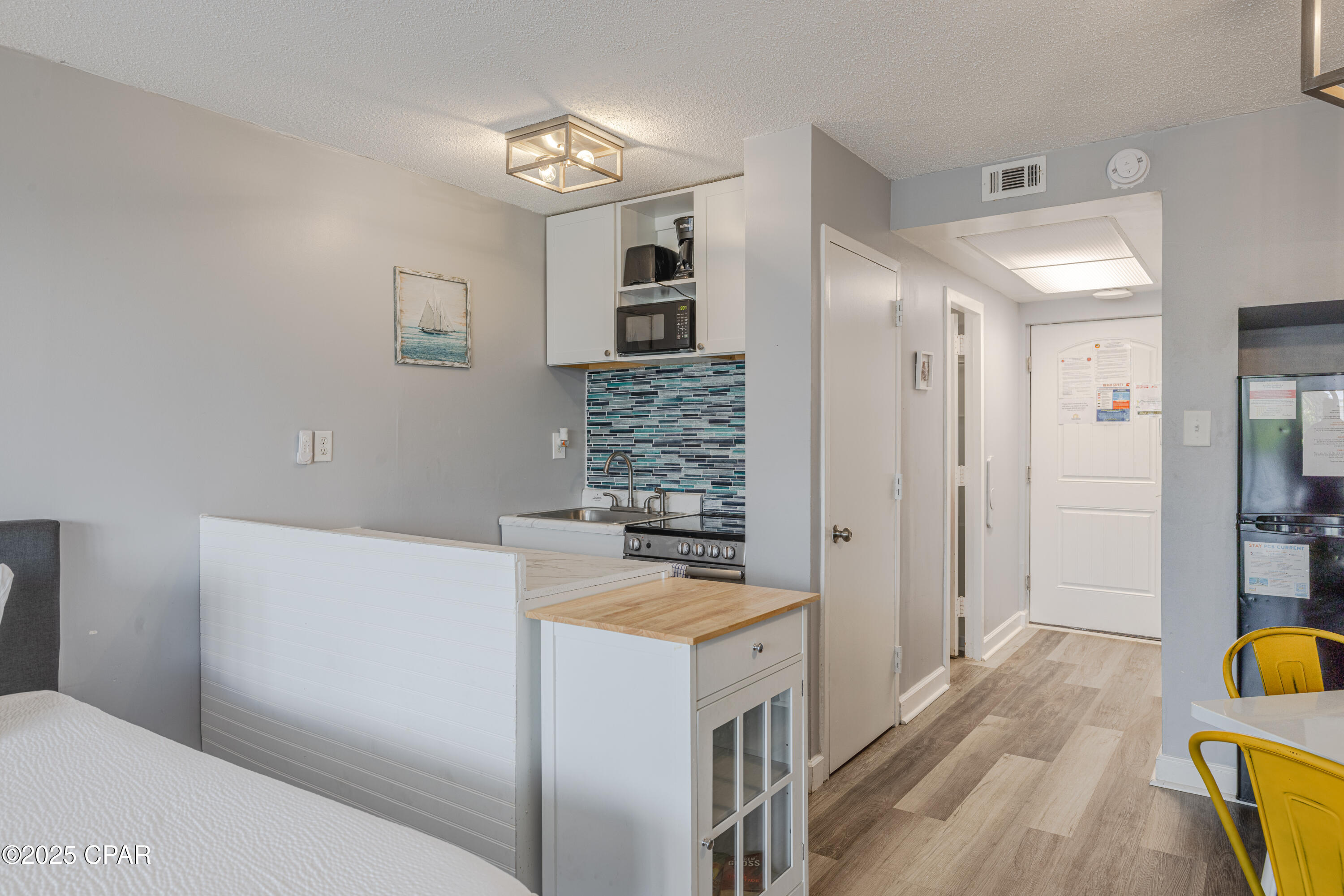 Image 5 For 8817 Thomas Drive A112