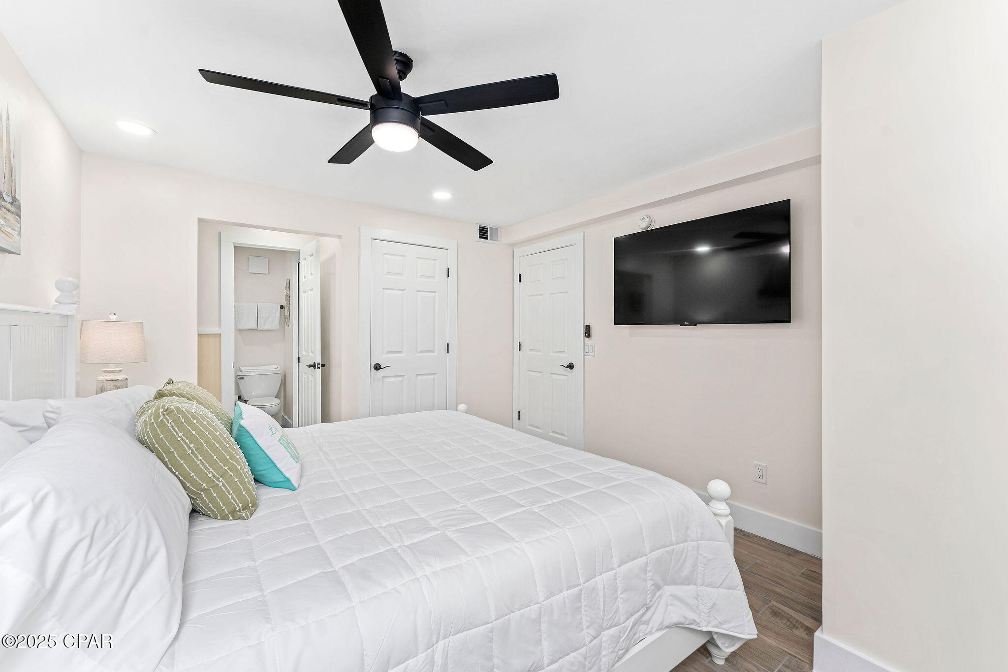Image 5 For 8743 Thomas Drive 1109