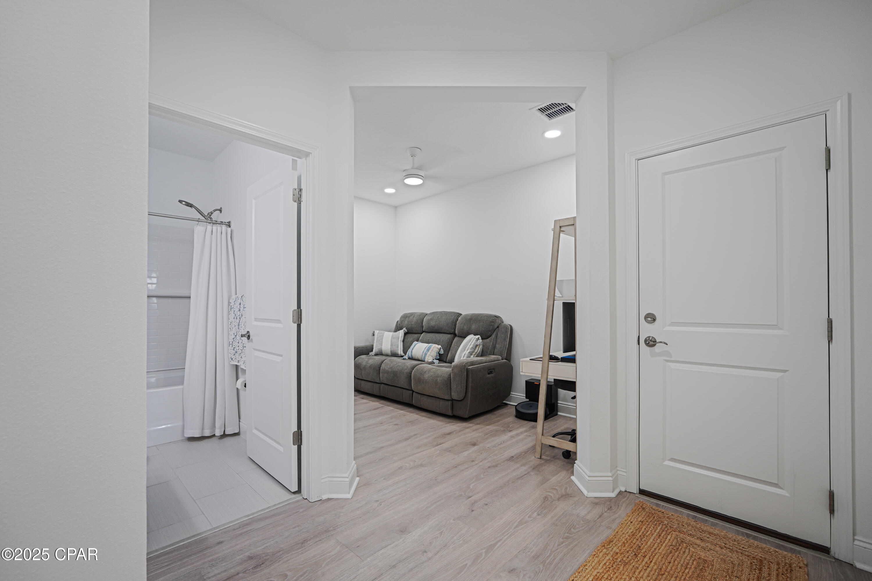 Image 19 For 8722 Pencil Thin Avenue