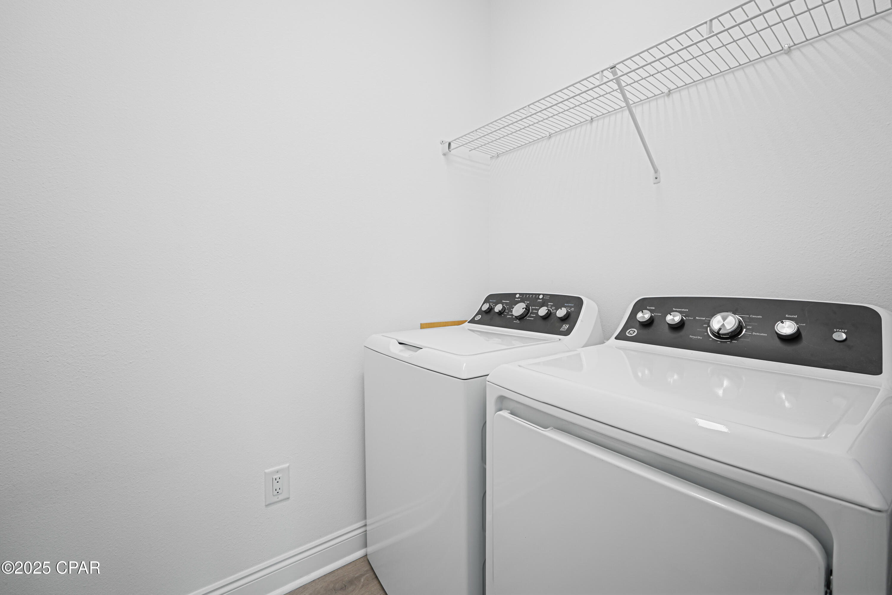 Image 22 For 8722 Pencil Thin Avenue