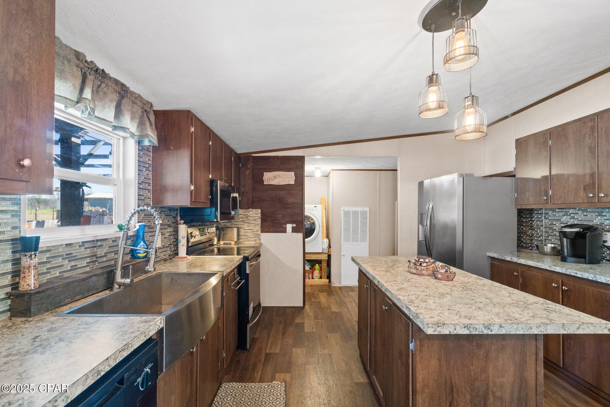 Image 14 For 1764 Clayton Road