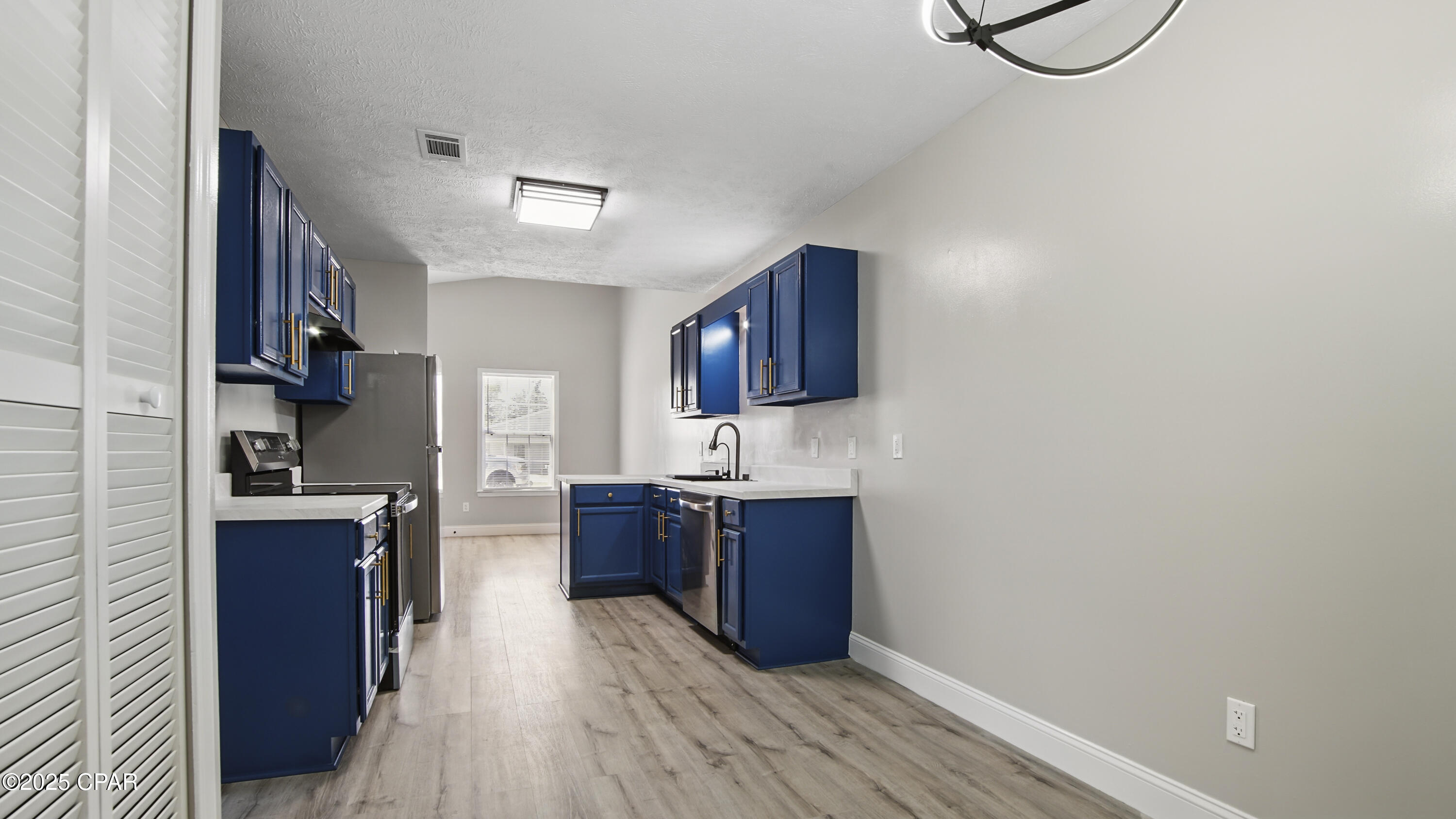 Image 25 For 9020-9022 Houston Street