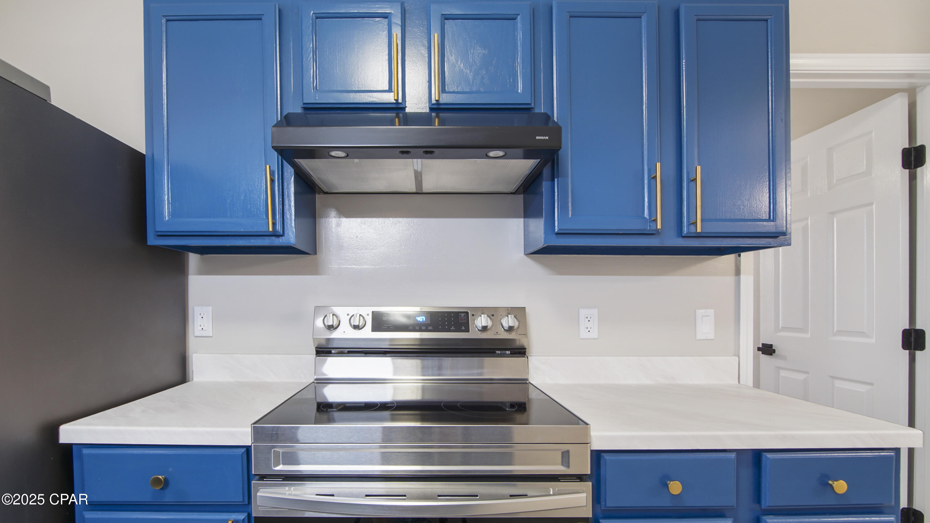 Image 42 For 9020-9022 Houston Street