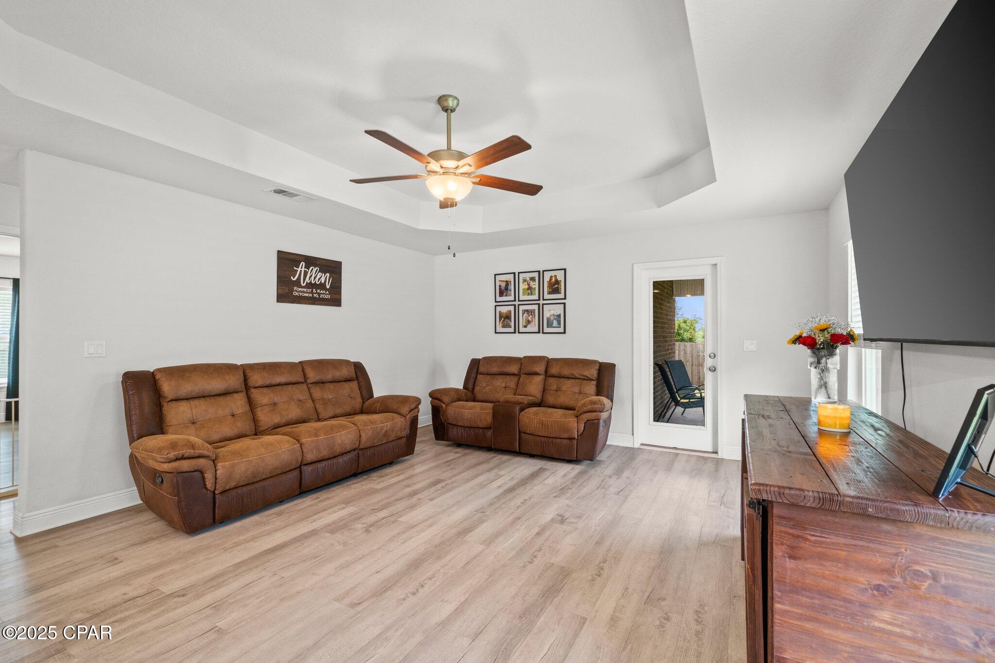 Image 14 For 3869 Sandpine Way