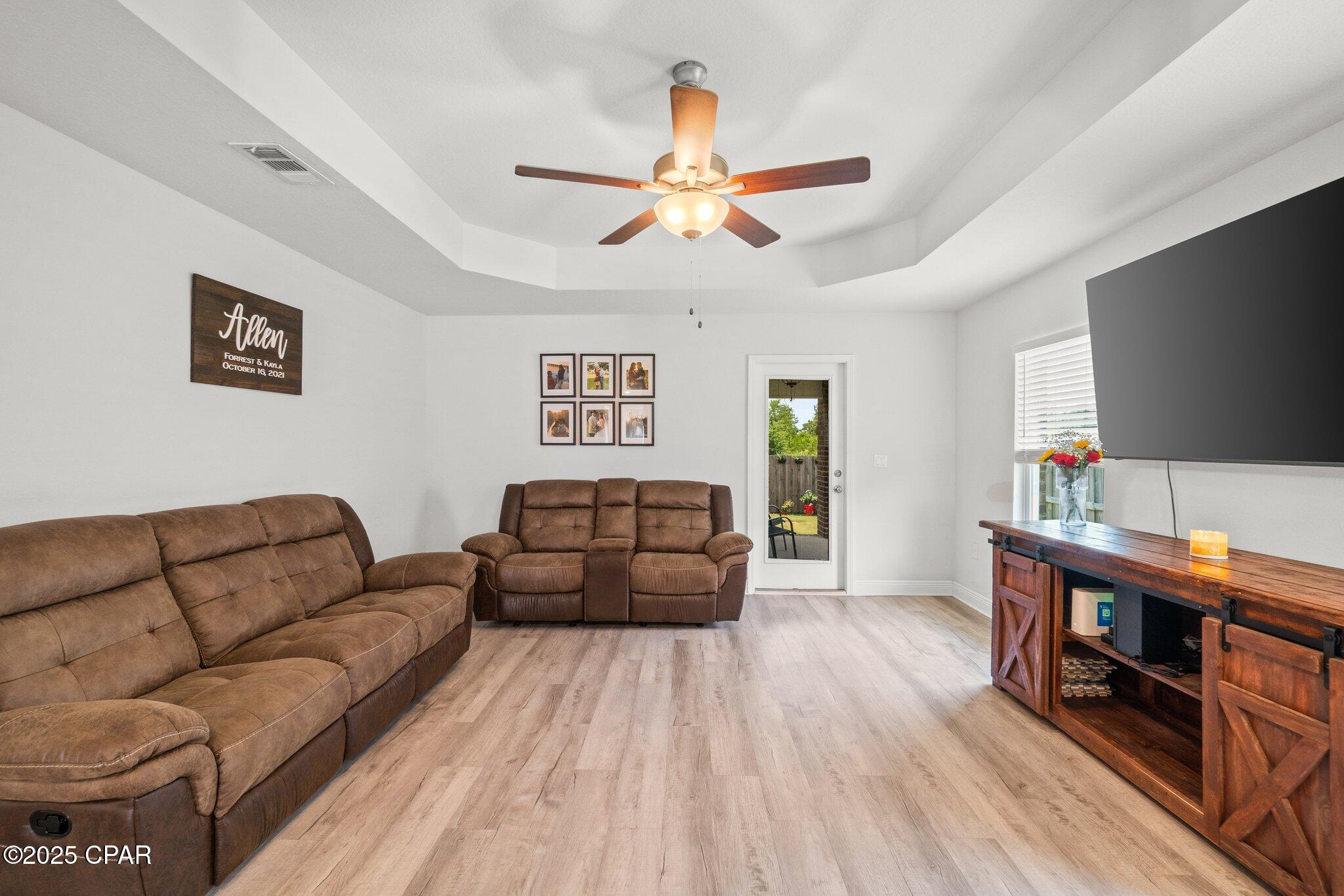 Image 16 For 3869 Sandpine Way