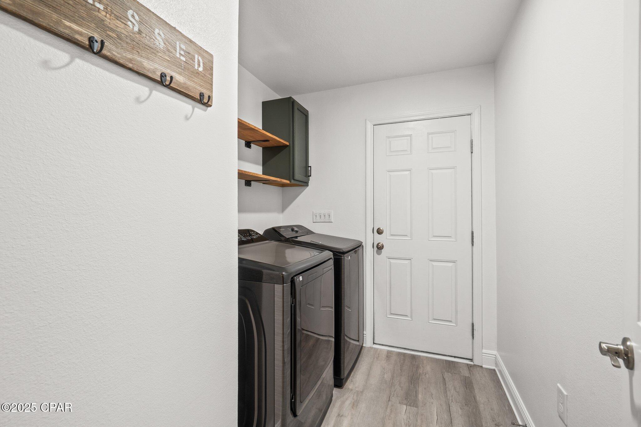 Image 17 For 3869 Sandpine Way