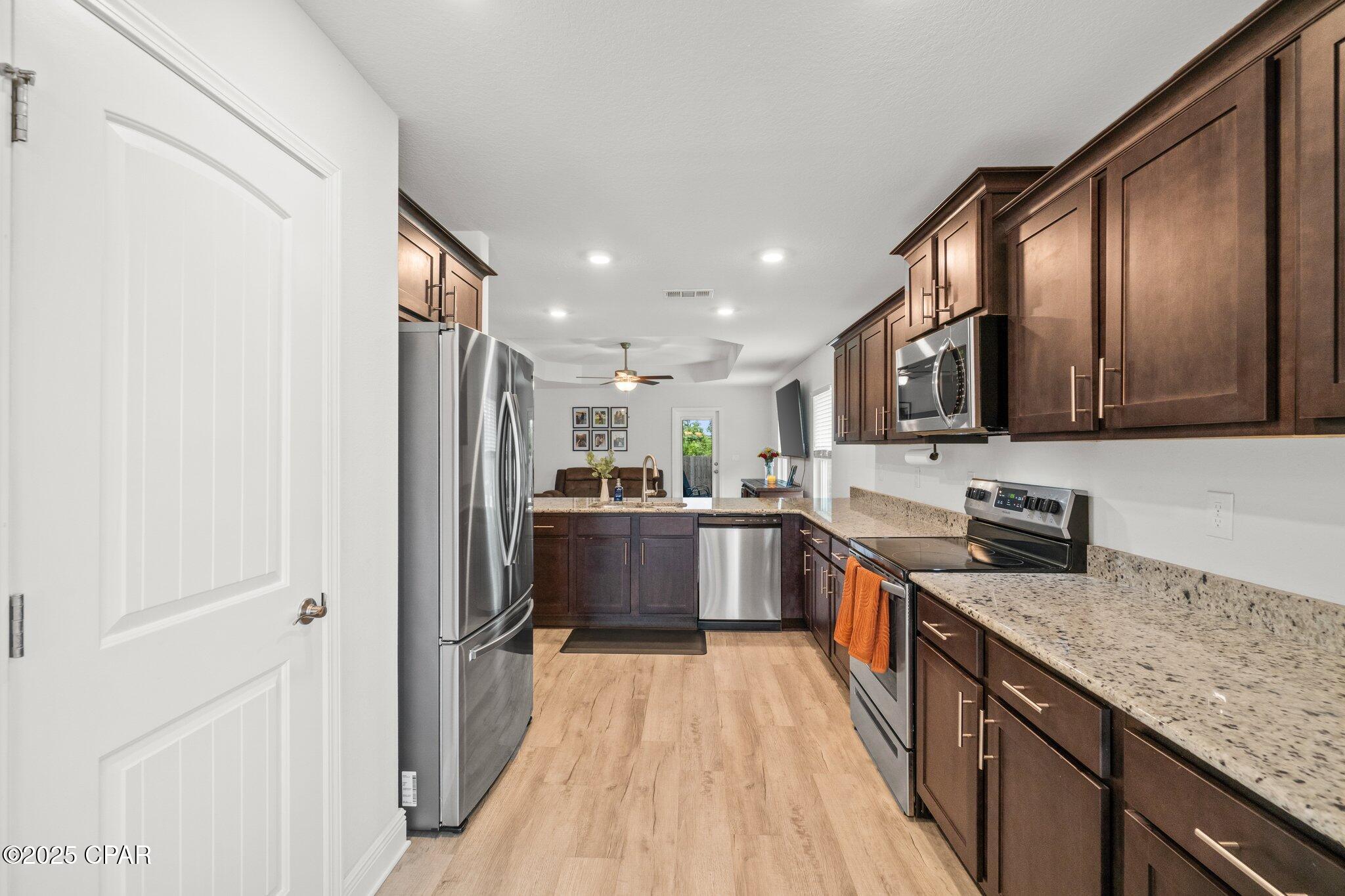 Image 8 For 3869 Sandpine Way