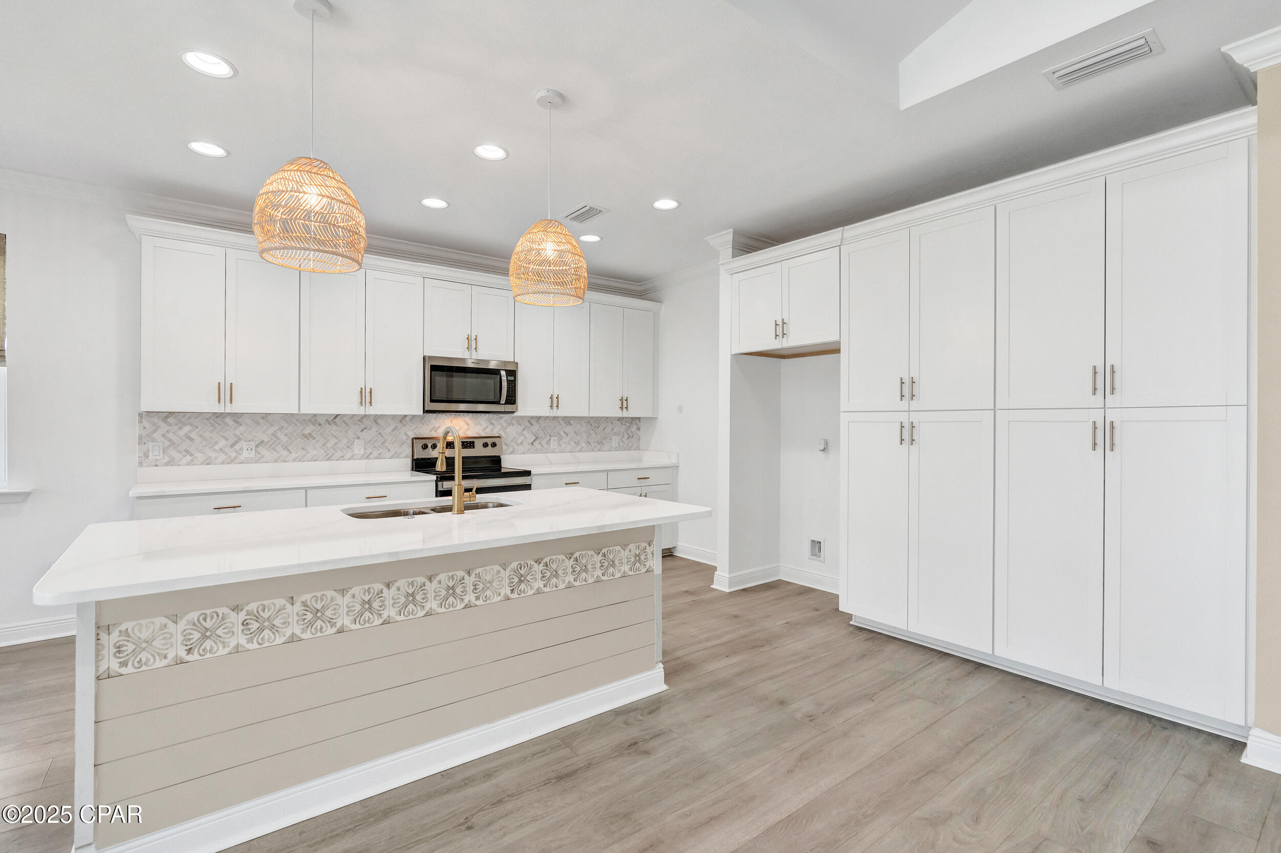 Image 30 For 8424 Landshark Boulevard