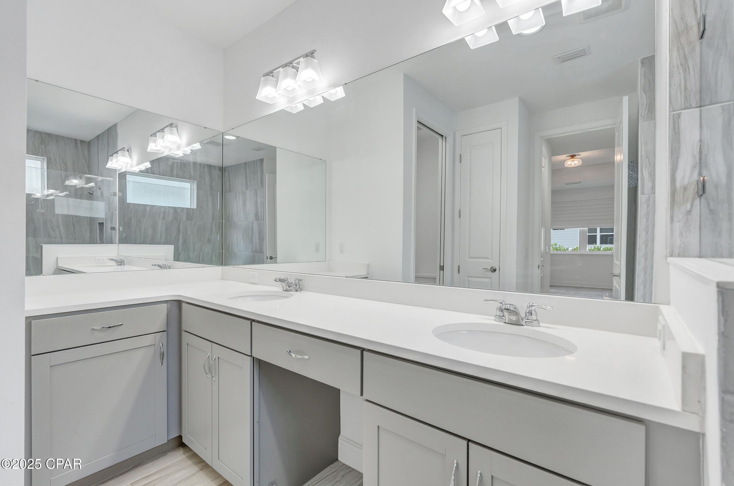 Image 39 For 8424 Landshark Boulevard