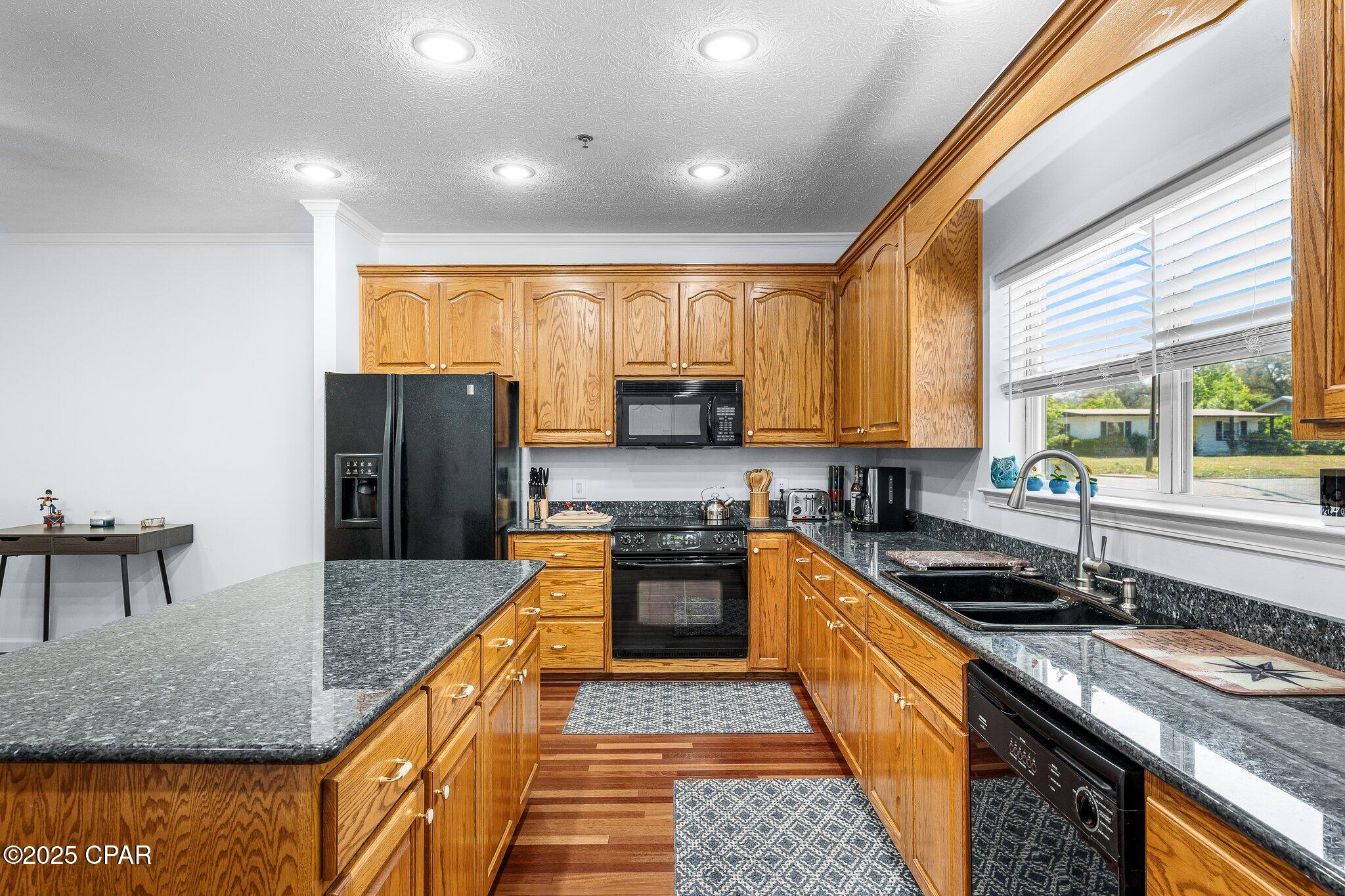 Listing photo id 16 for 246 3rd Place