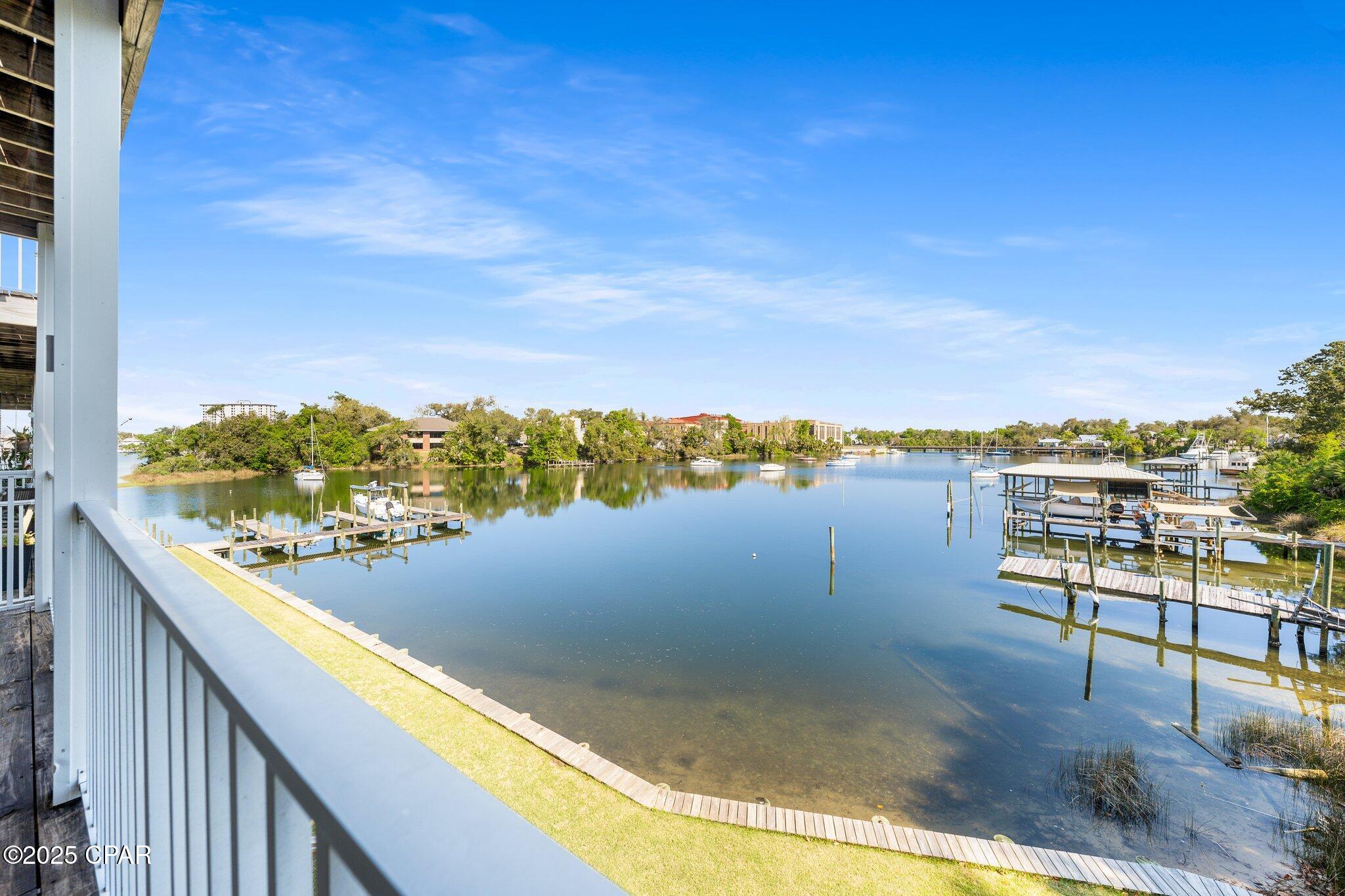 Listing photo id 19 for 246 3rd Place