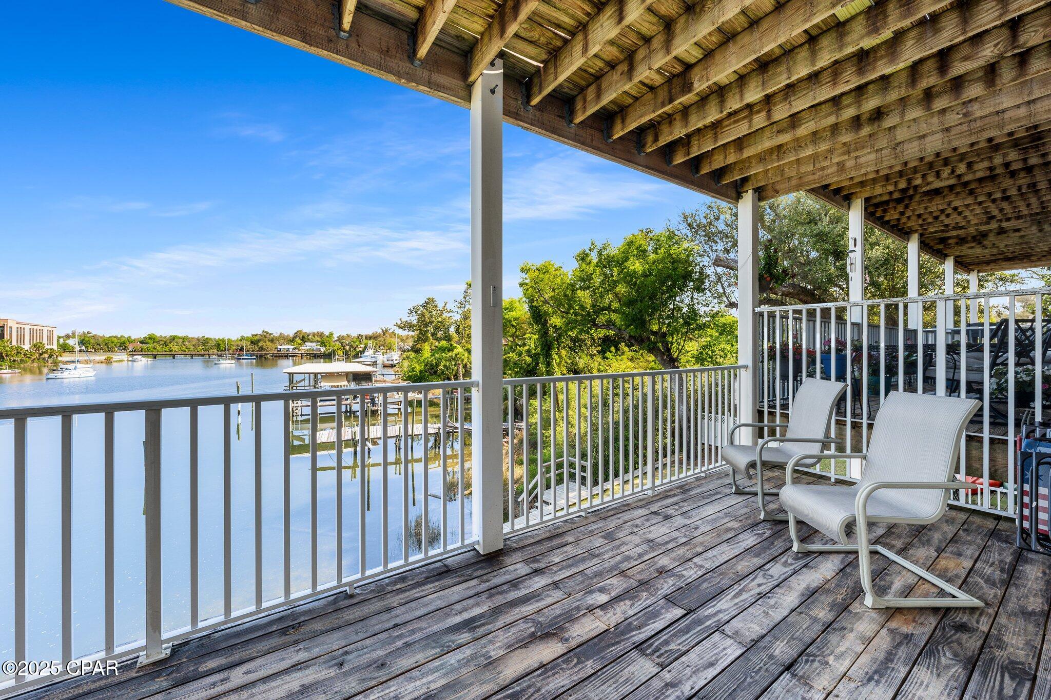 Listing photo id 21 for 246 3rd Place