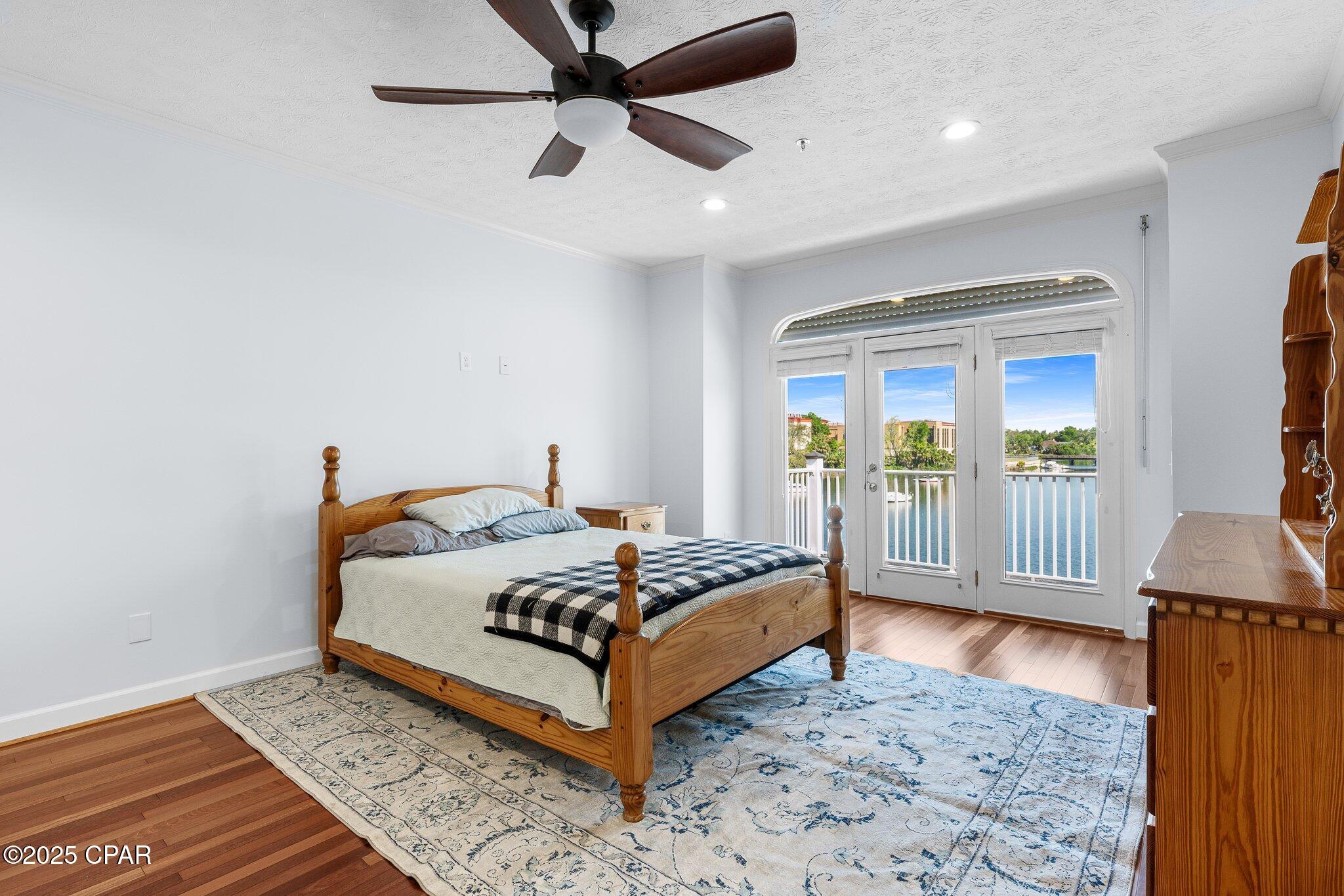 Listing photo id 24 for 246 3rd Place