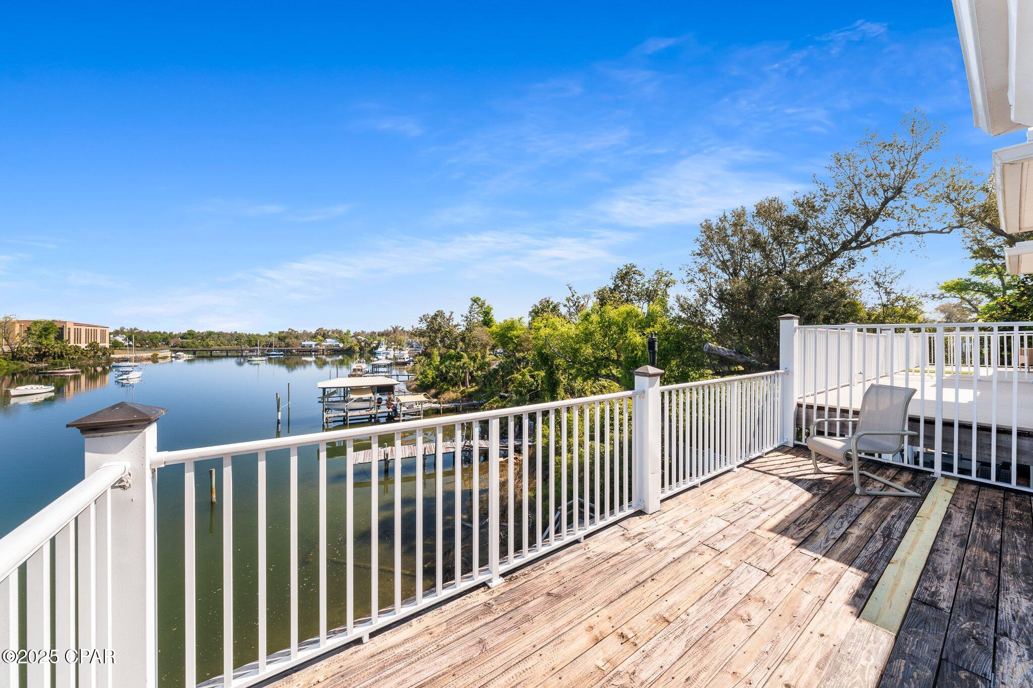 Listing photo id 35 for 246 3rd Place