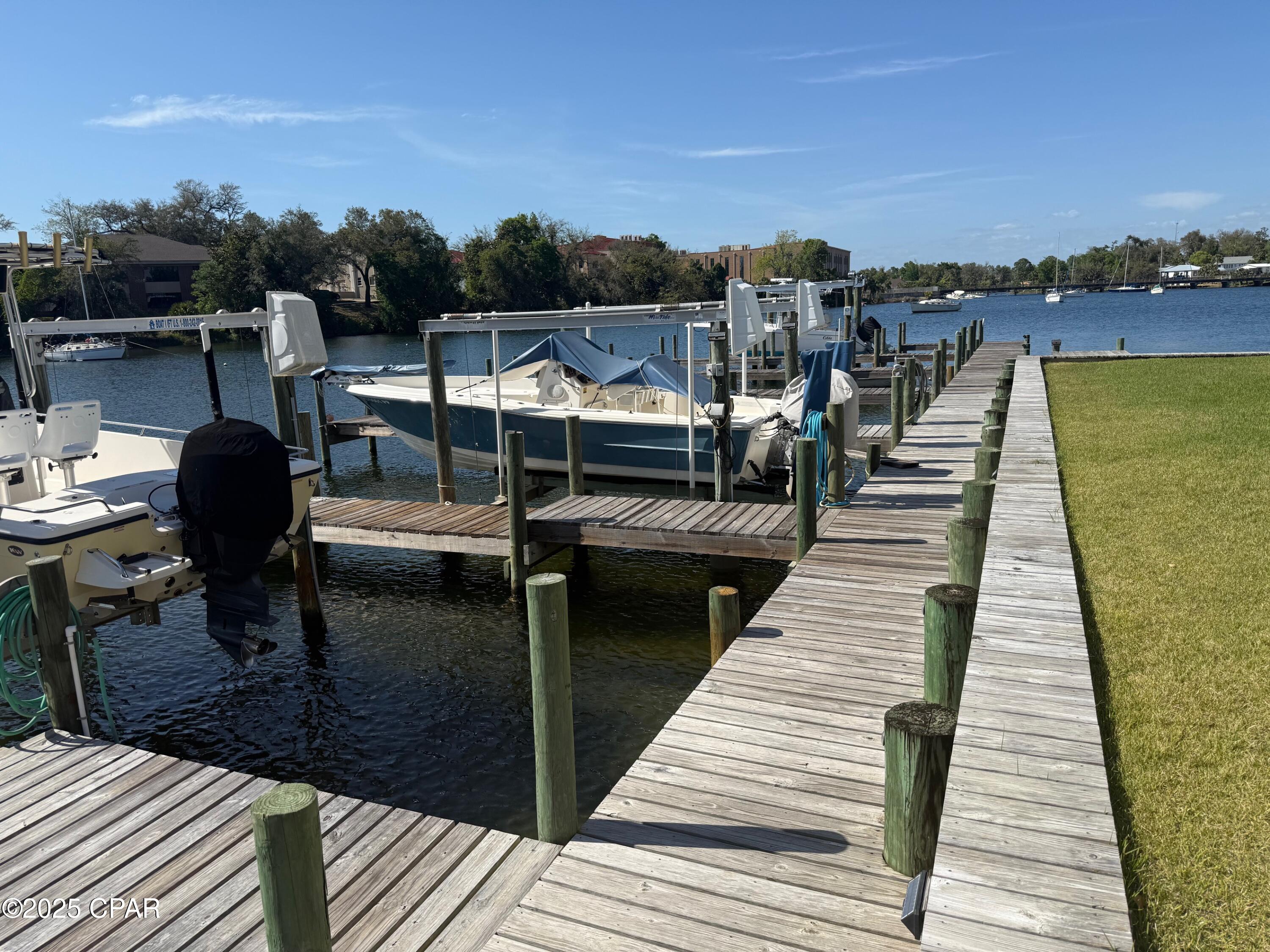 Listing photo id 51 for 246 3rd Place