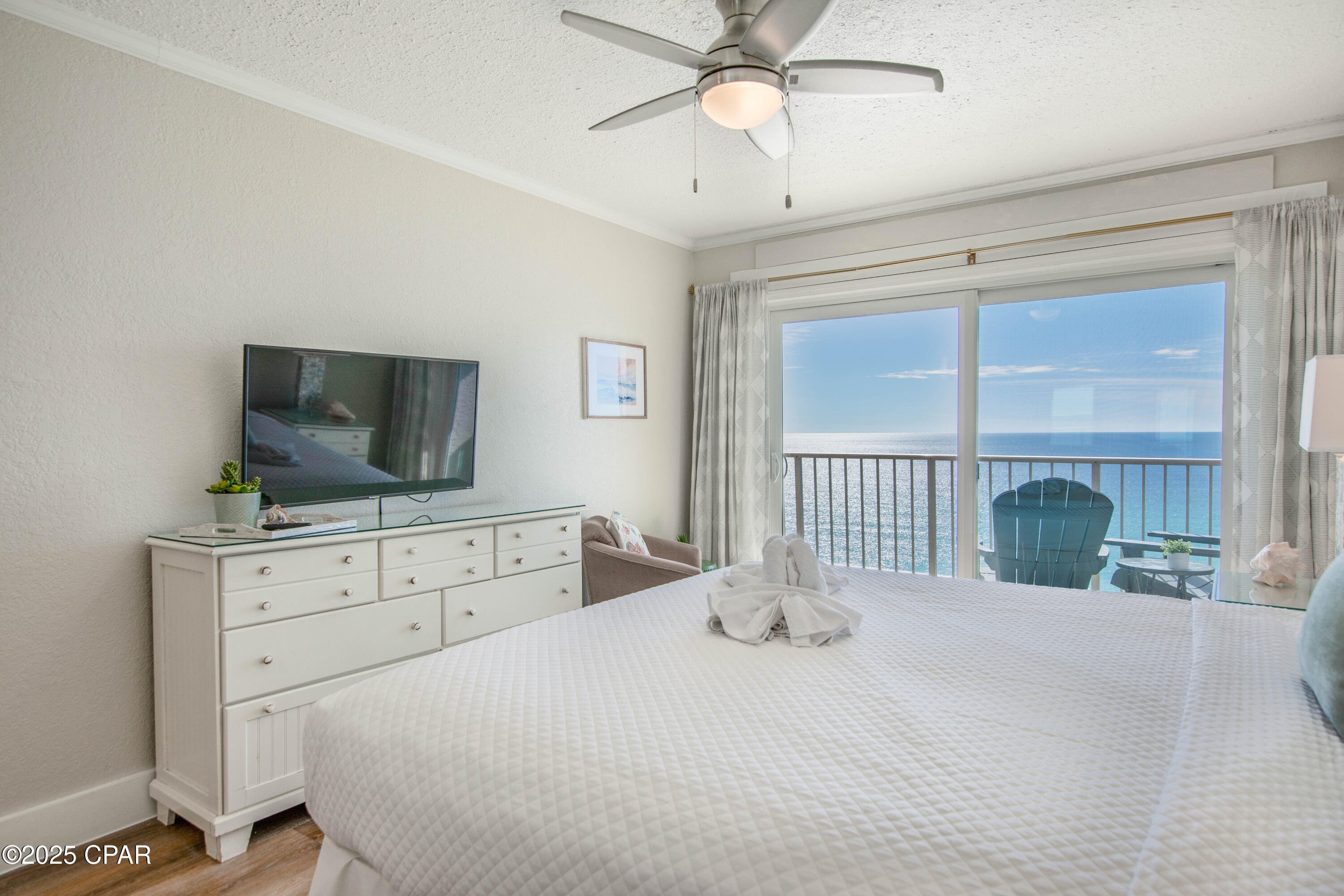 Listing photo id 24 for 8743 Thomas Drive 1513