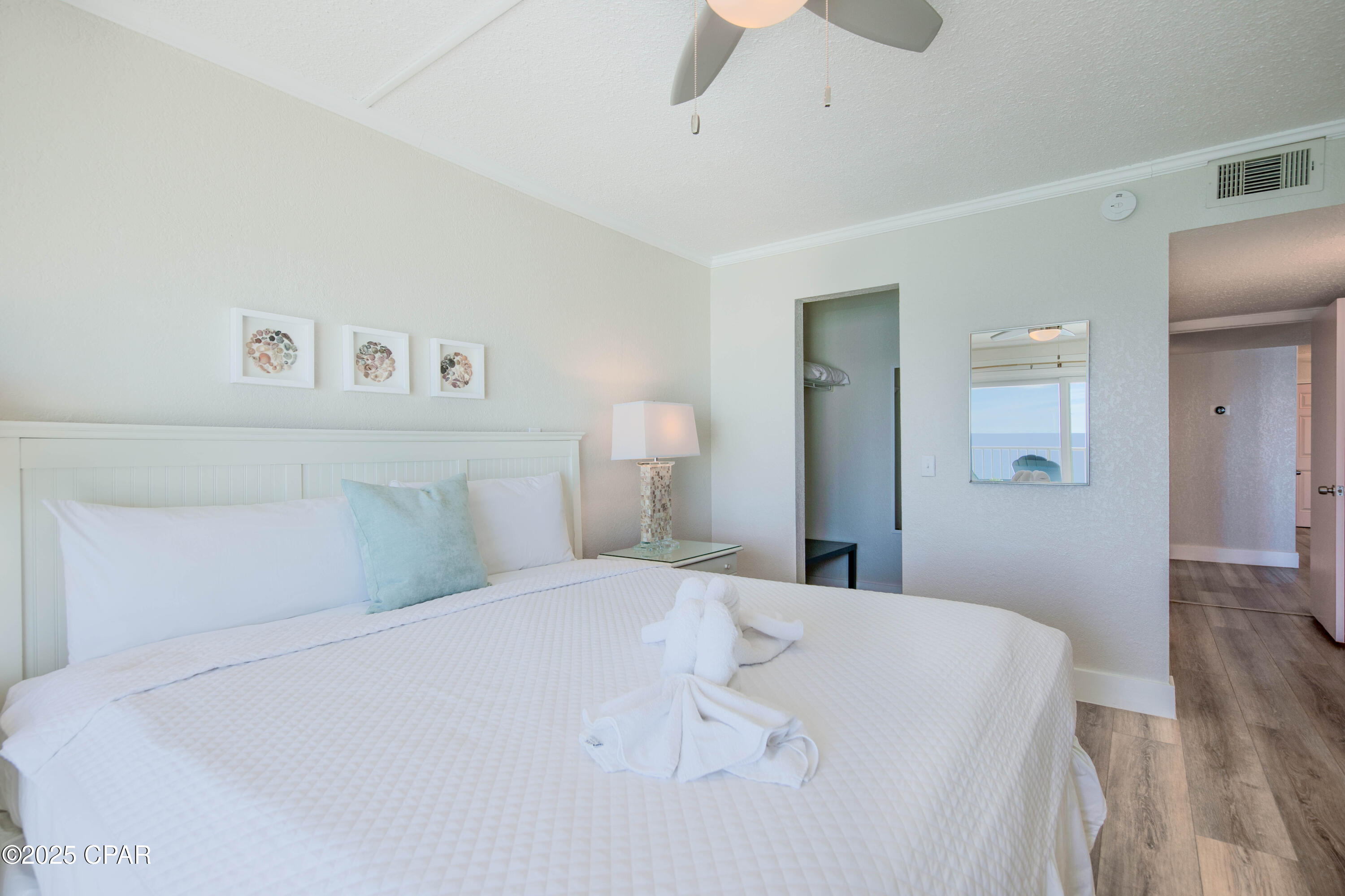 Listing photo id 26 for 8743 Thomas Drive 1513