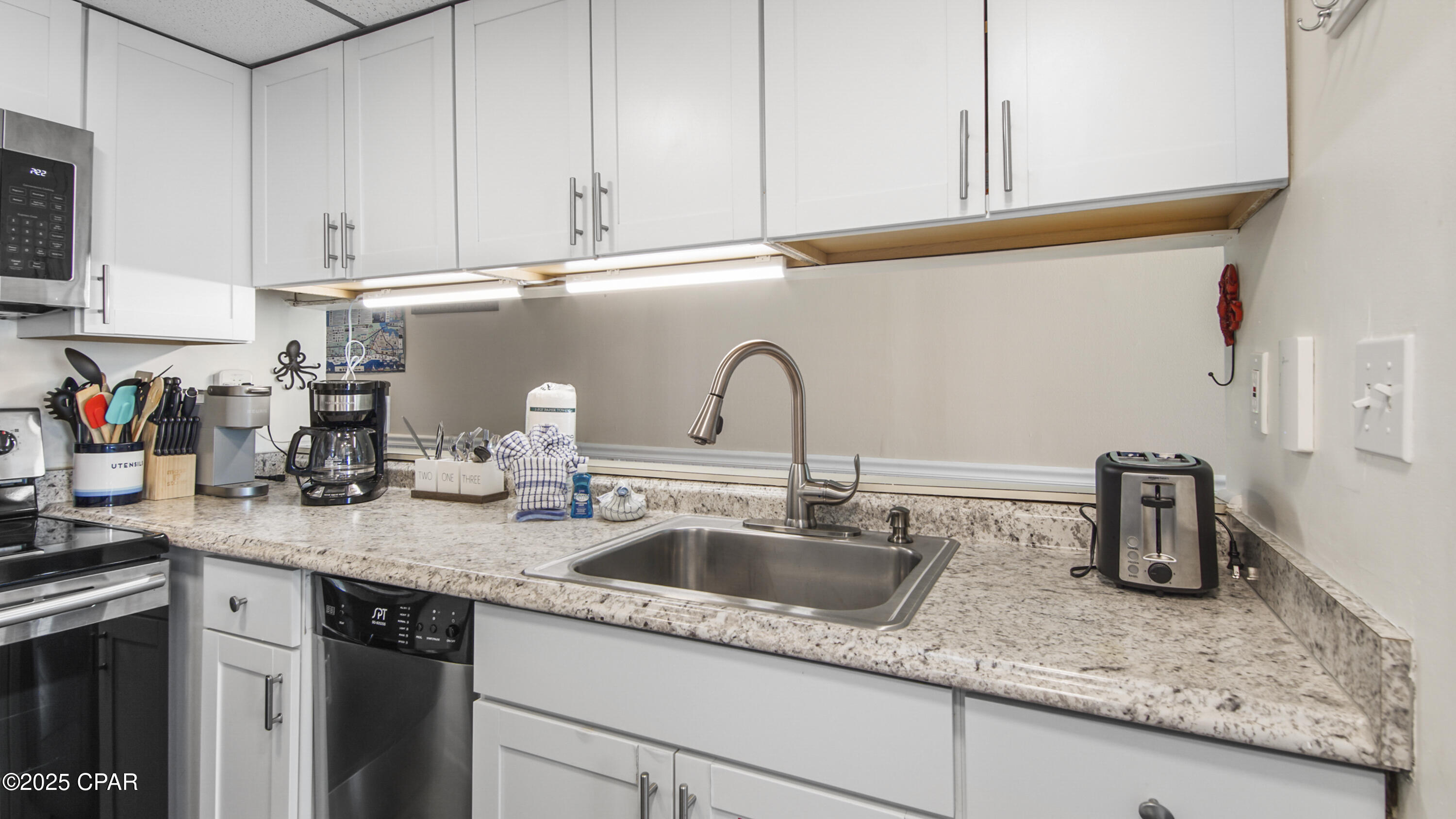 Image 13 For 9850 Thomas Drive 1110e