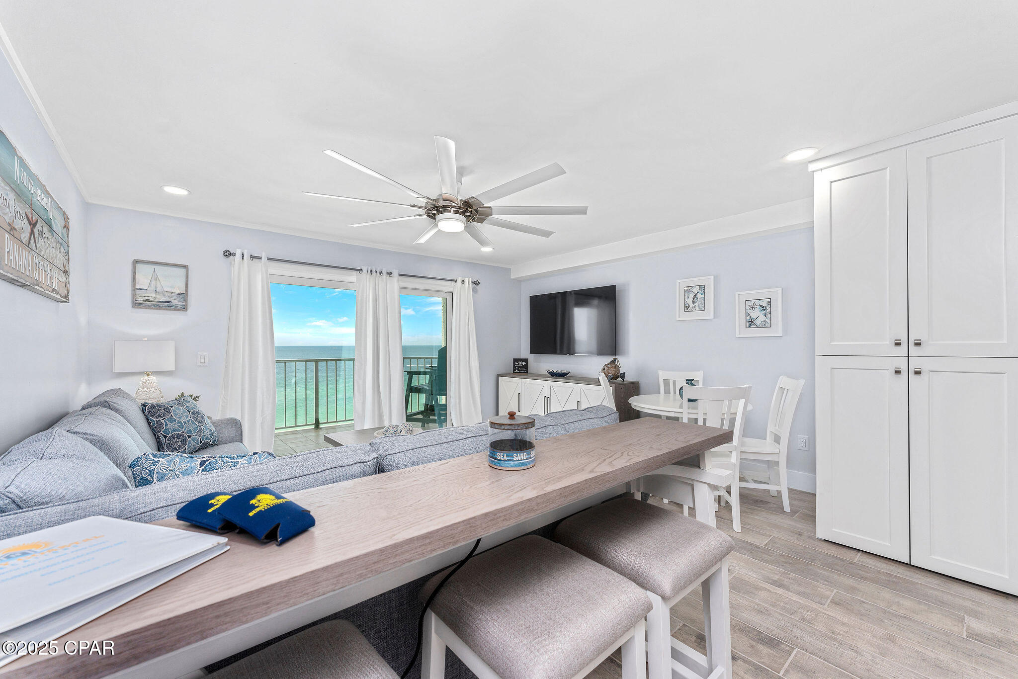 Image 3 For 8743 Thomas Drive 1108