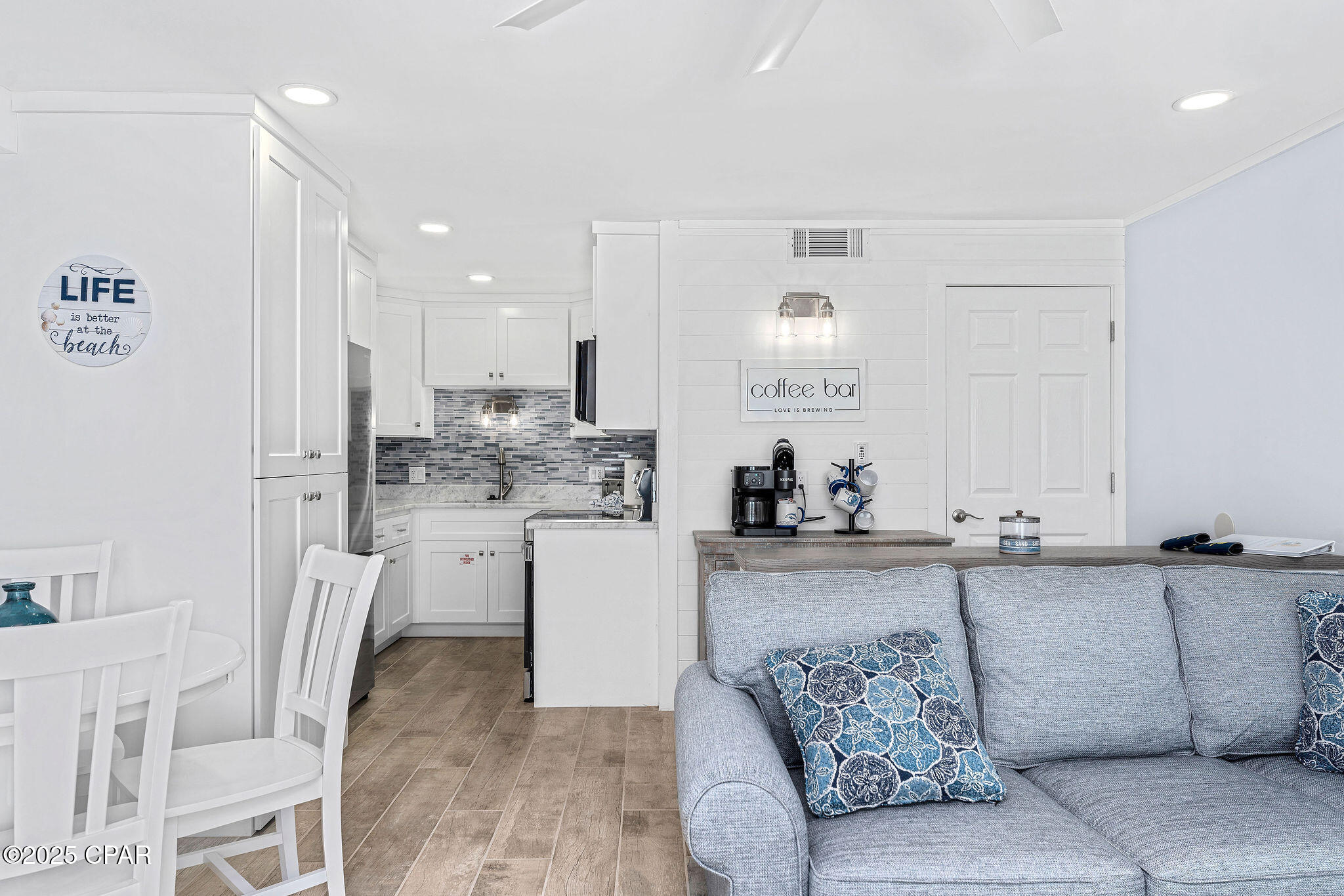 Image 6 For 8743 Thomas Drive 1108