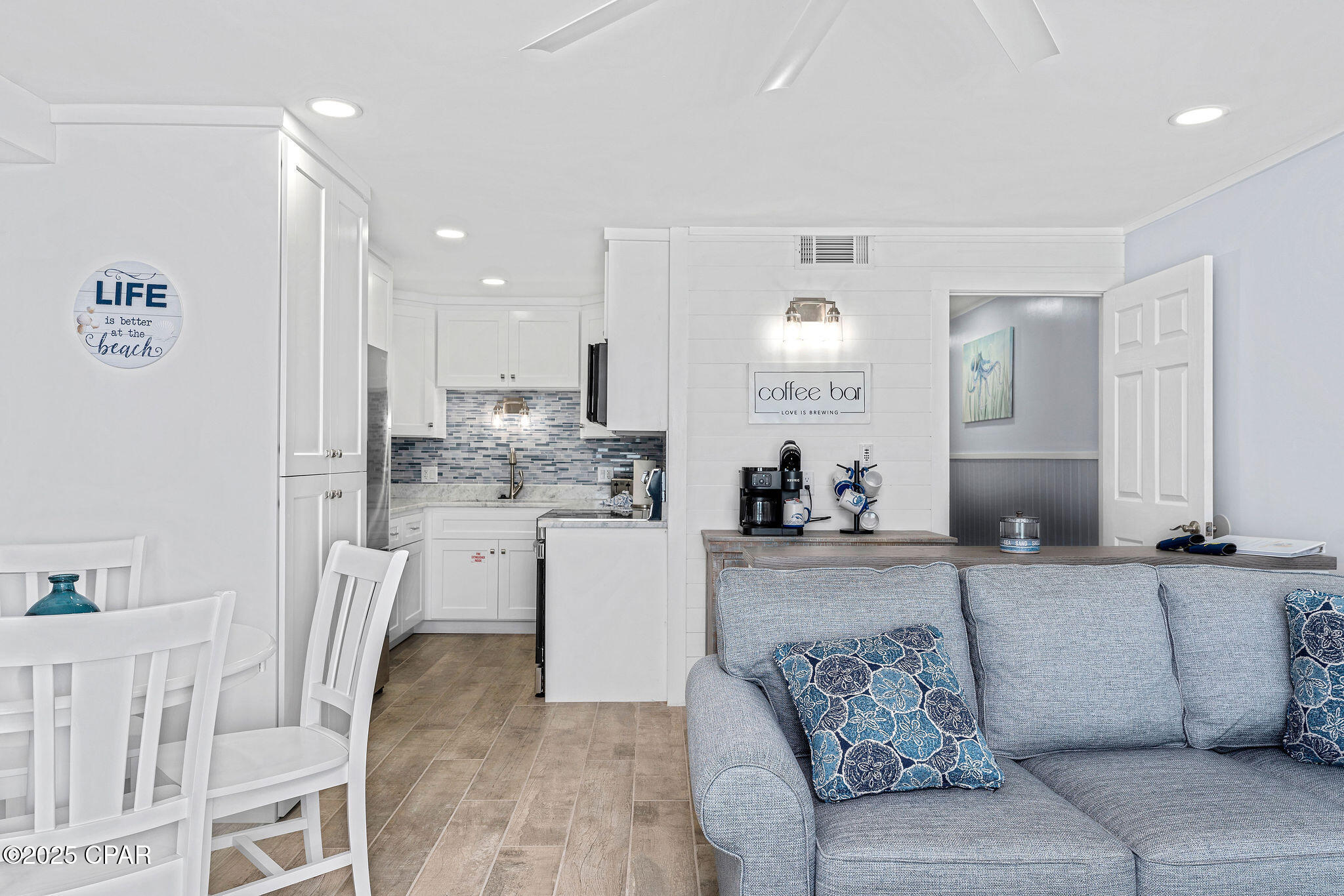 Image 7 For 8743 Thomas Drive 1108