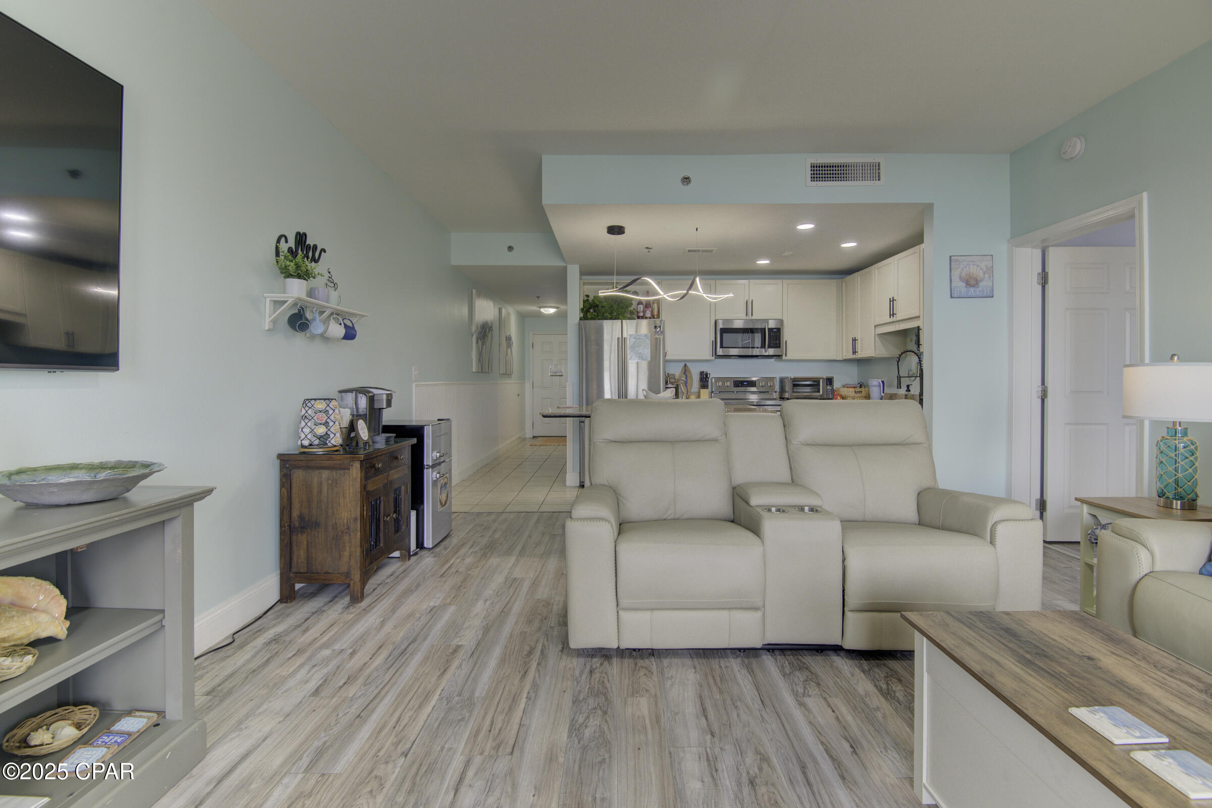 Image 11 For 9860 Thomas Drive 725