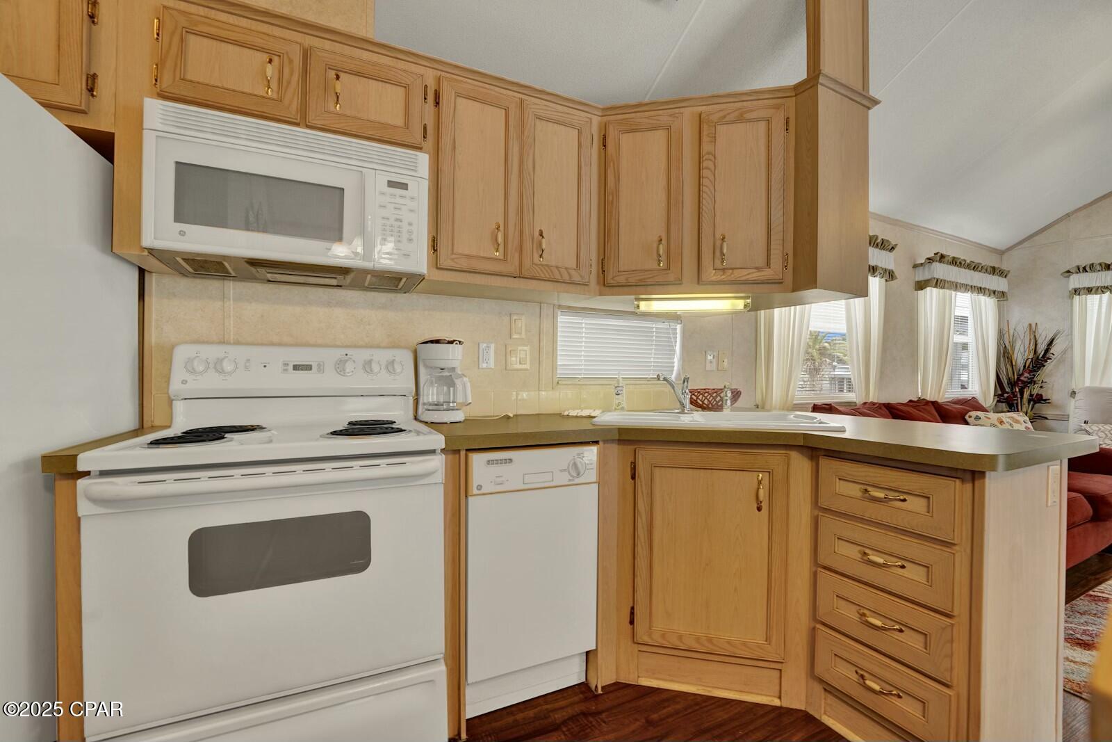 Image 16 For 1219 Thomas Drive 266