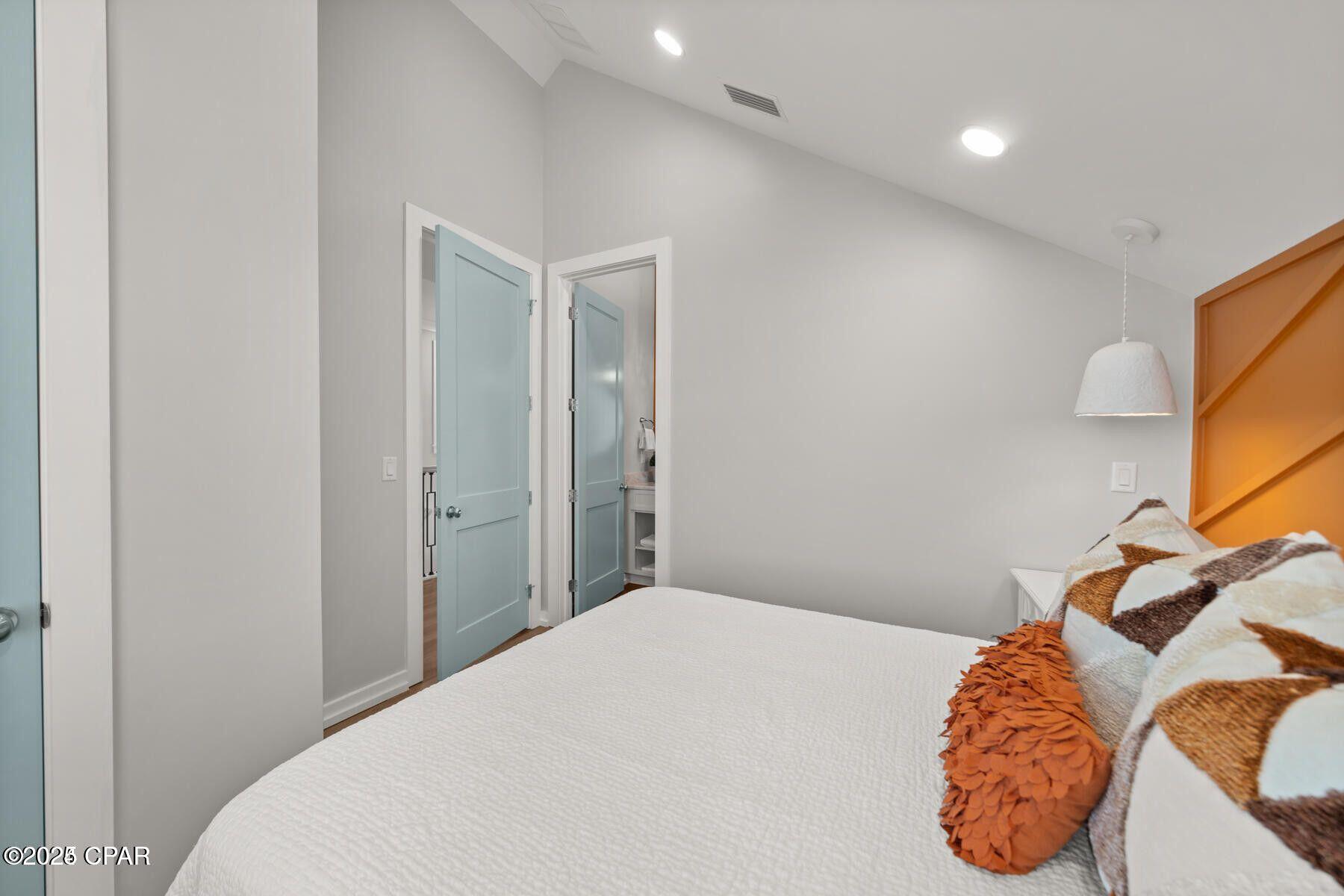 Listing photo id 35 for 19989 Front Beach Rd.  #b