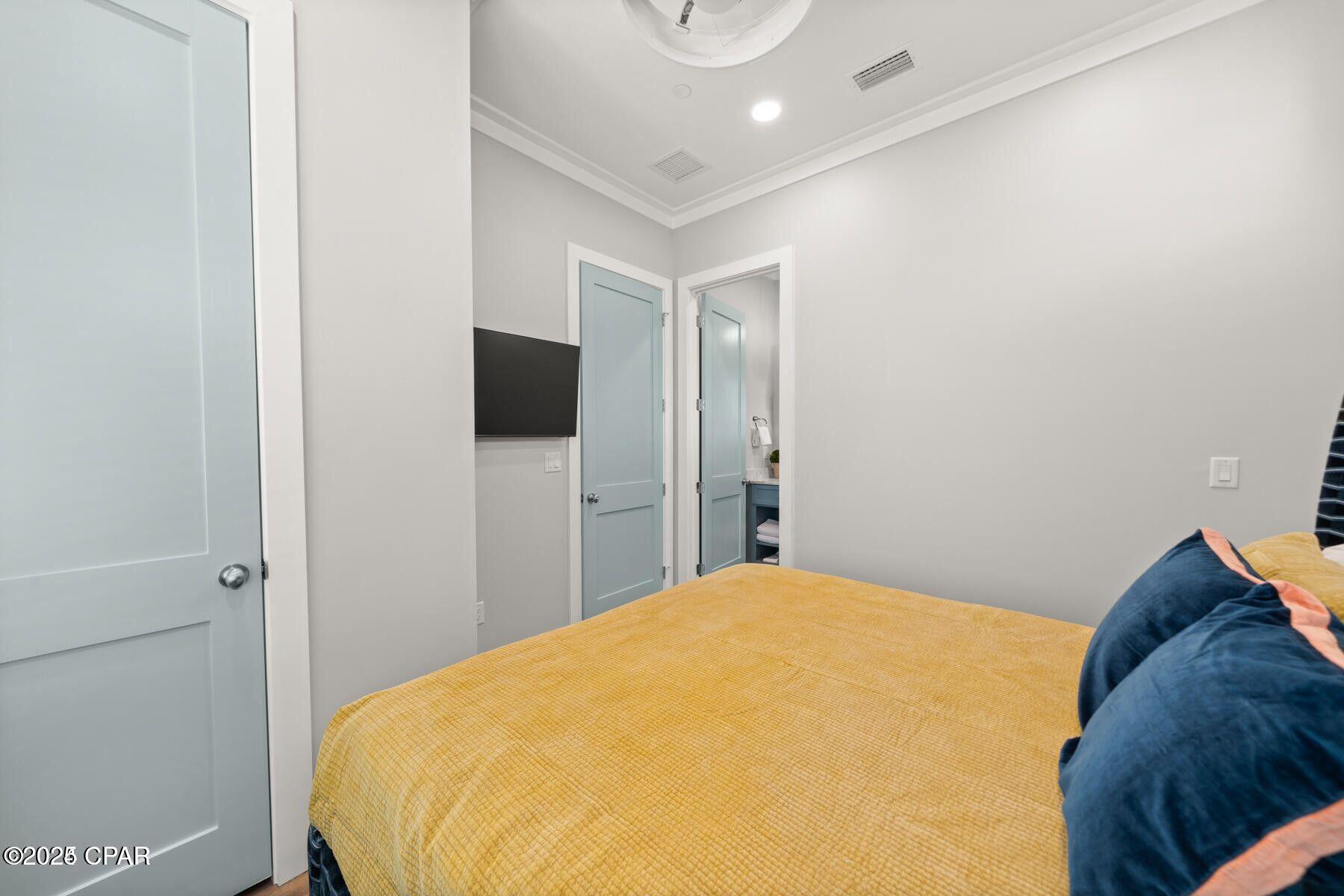 Image 25 For 19989 Front Beach Rd.  #a