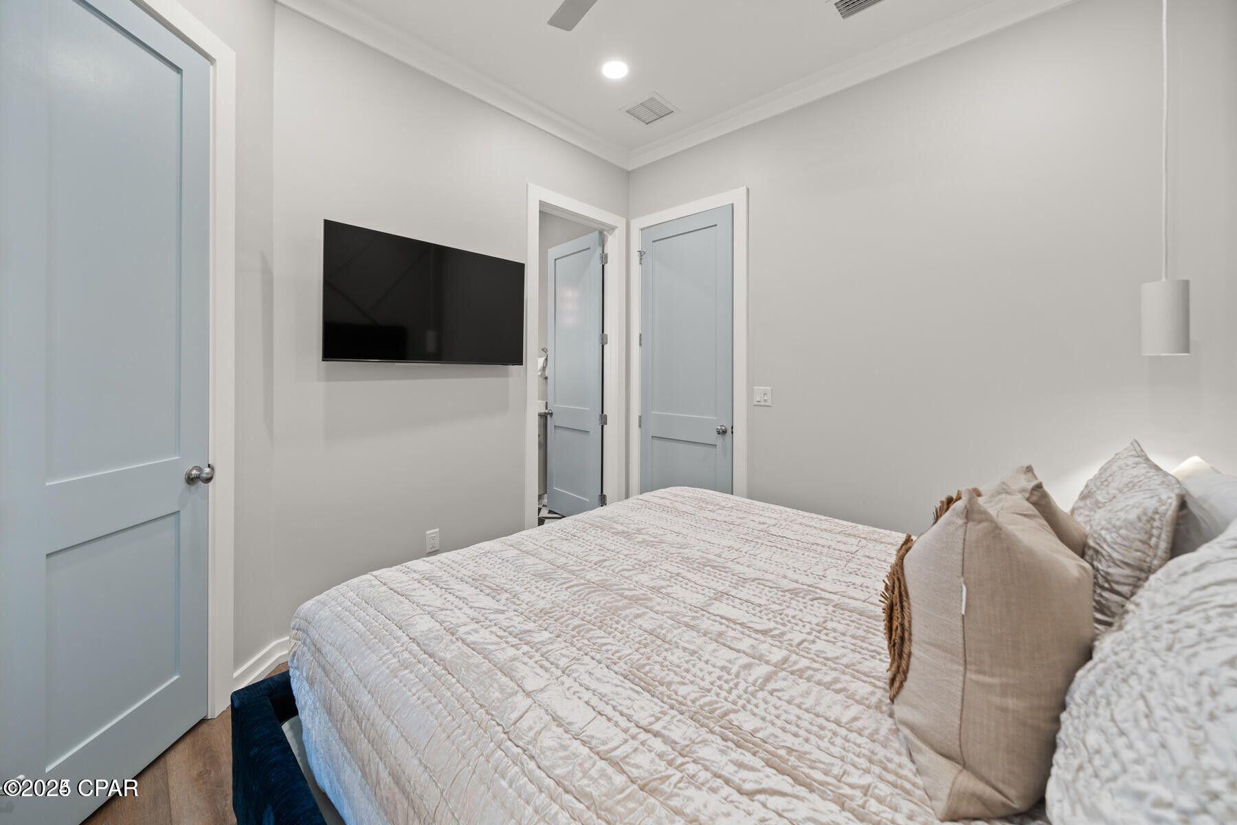 Image 28 For 19989 Front Beach Rd.  #a