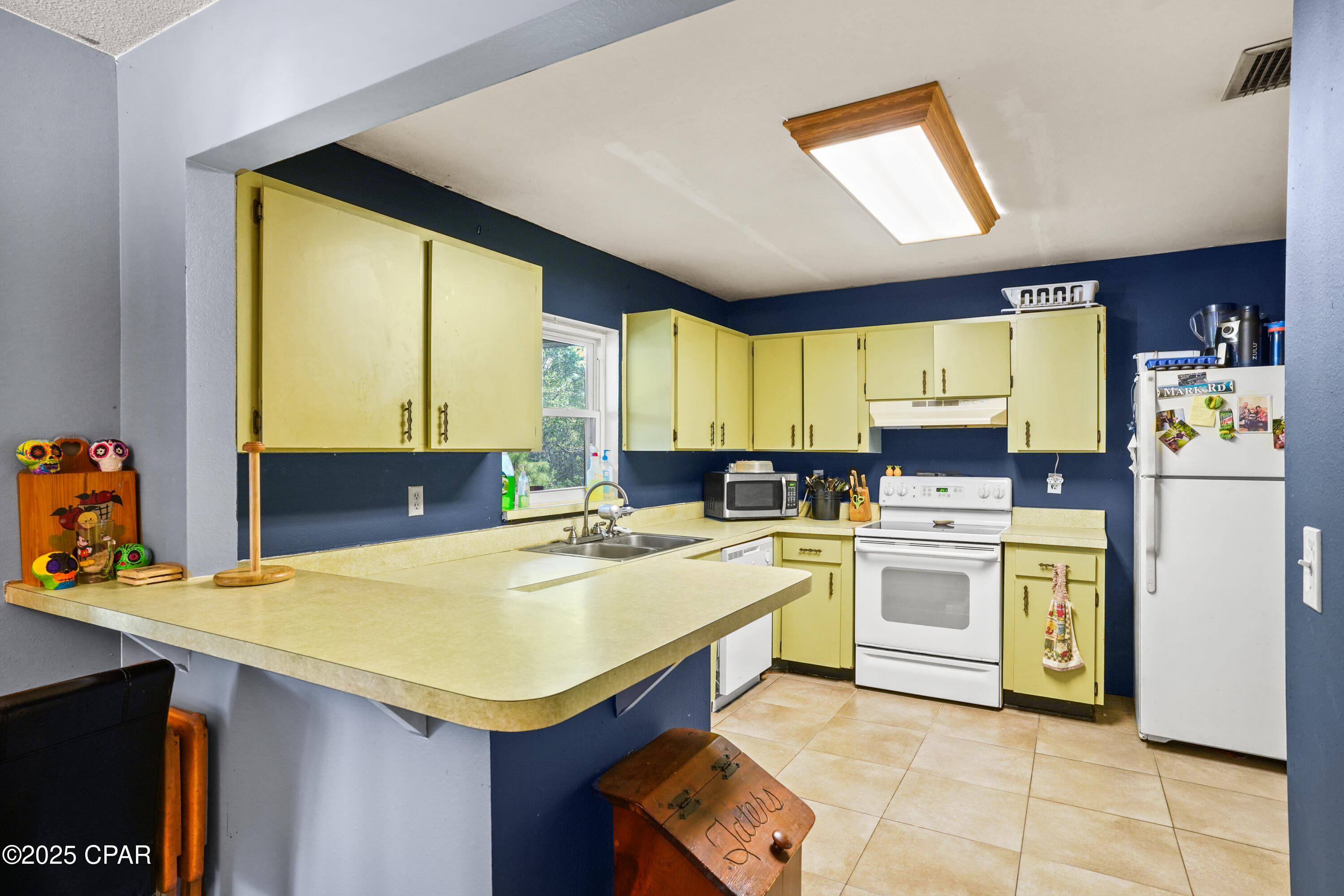 Image 10 For 4335 Country Club Boulevard