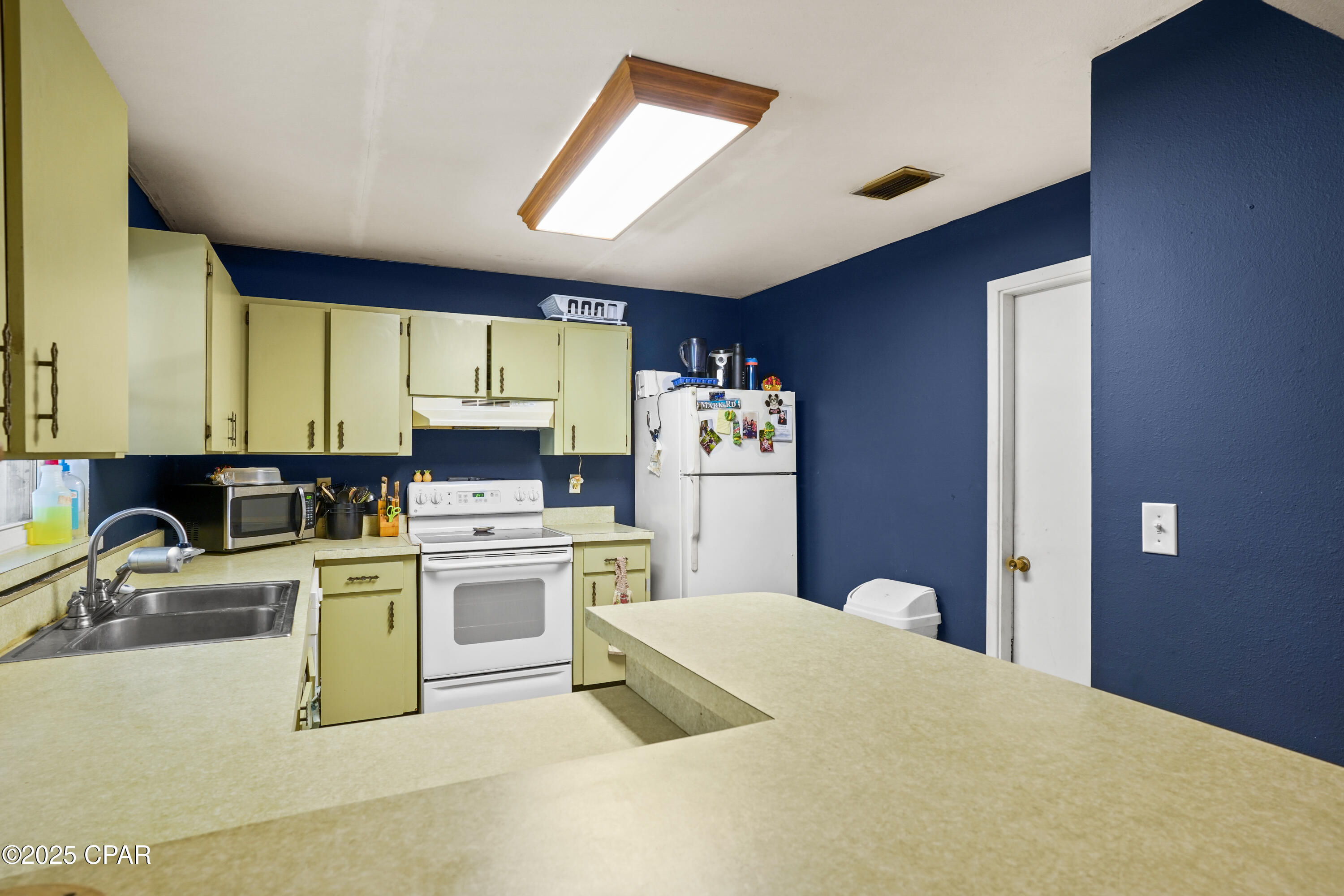 Image 11 For 4335 Country Club Boulevard