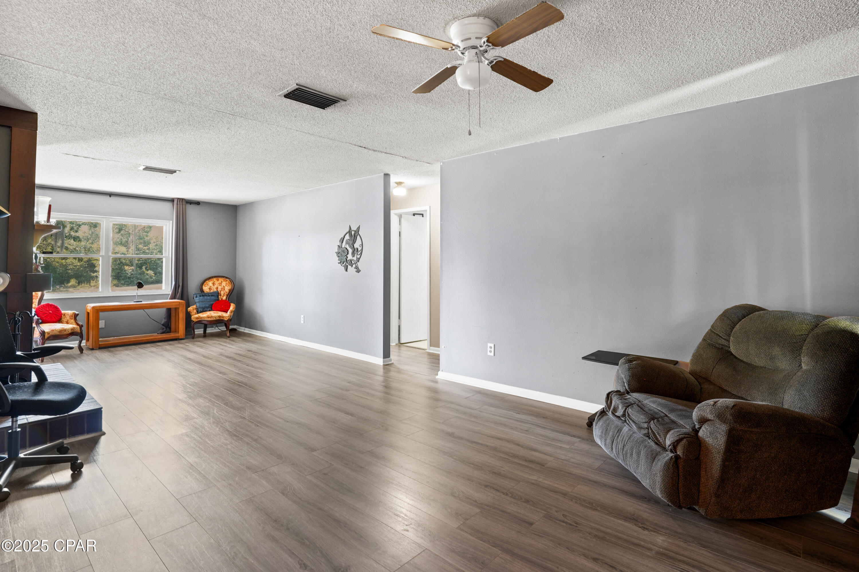 Image 4 For 4335 Country Club Boulevard