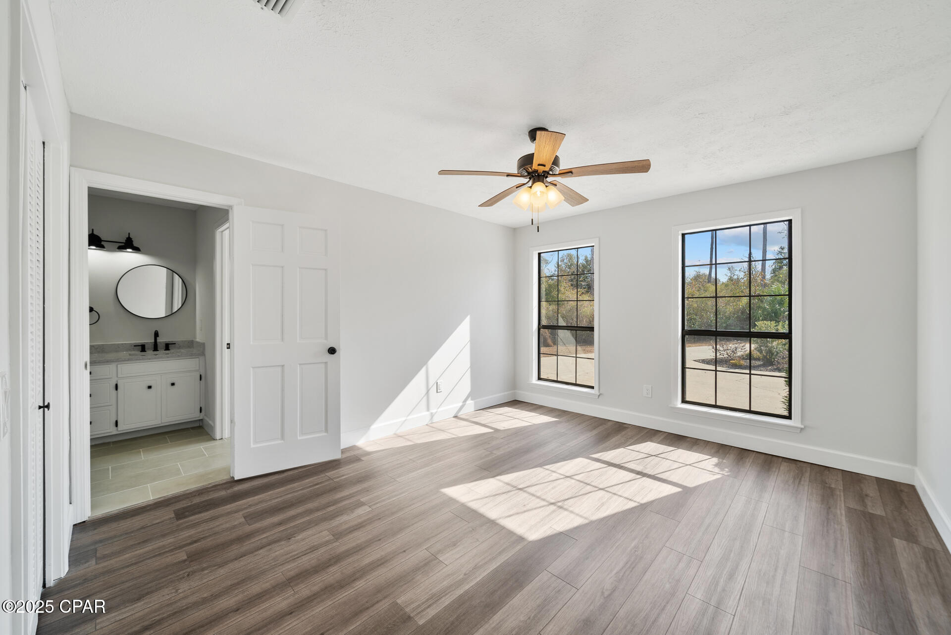 Listing photo id 14 for 4021 Osprey Point Point