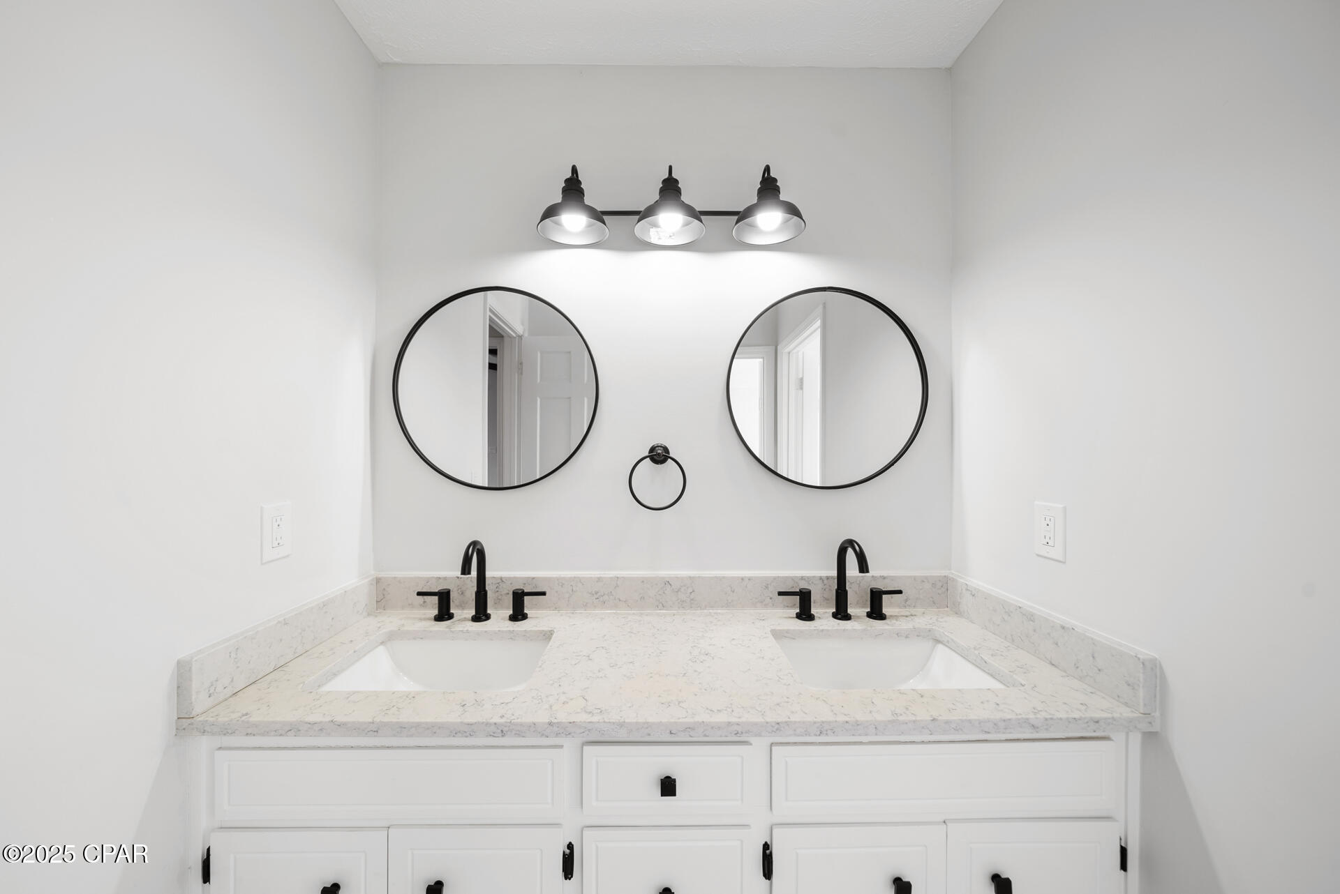 Listing photo id 17 for 4021 Osprey Point Point