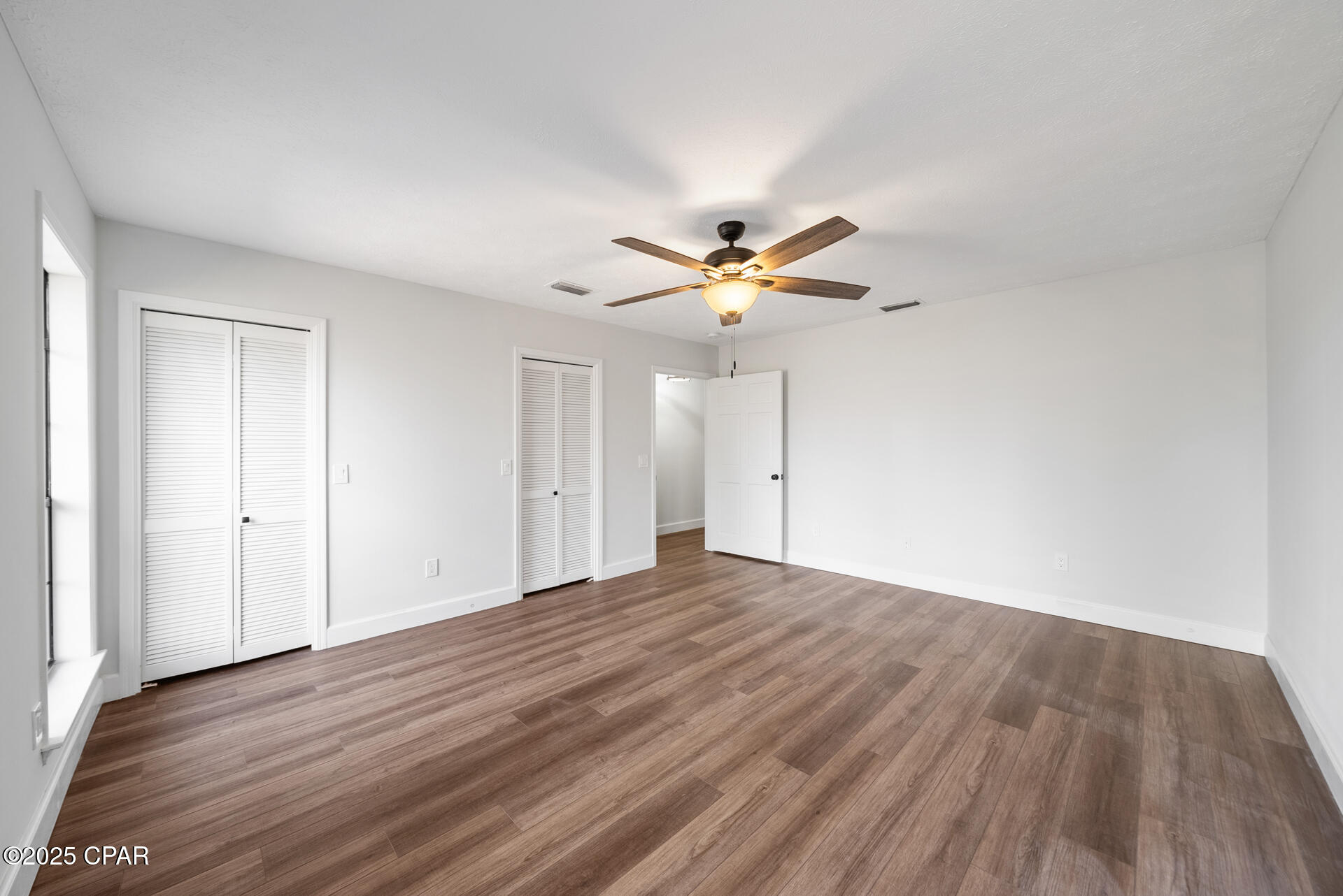 Listing photo id 25 for 4021 Osprey Point Point