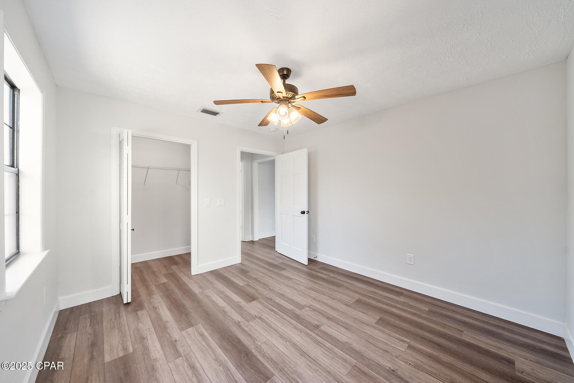 Listing photo id 31 for 4021 Osprey Point Point