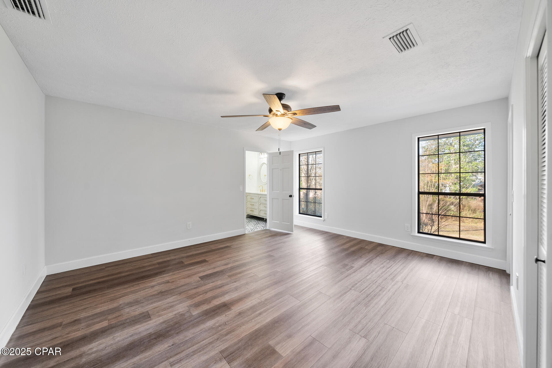 Listing photo id 32 for 4021 Osprey Point Point