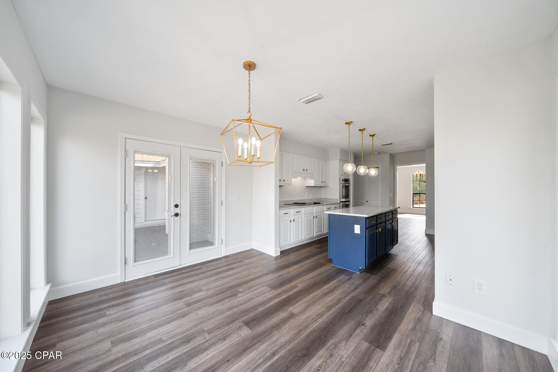 Listing photo id 7 for 4021 Osprey Point Point