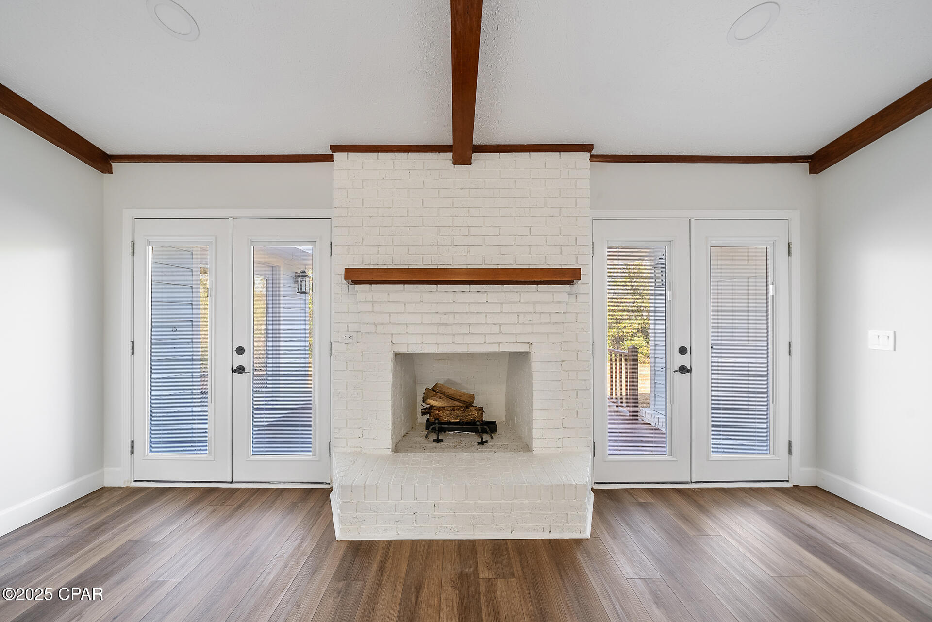 Listing photo id 9 for 4021 Osprey Point Point