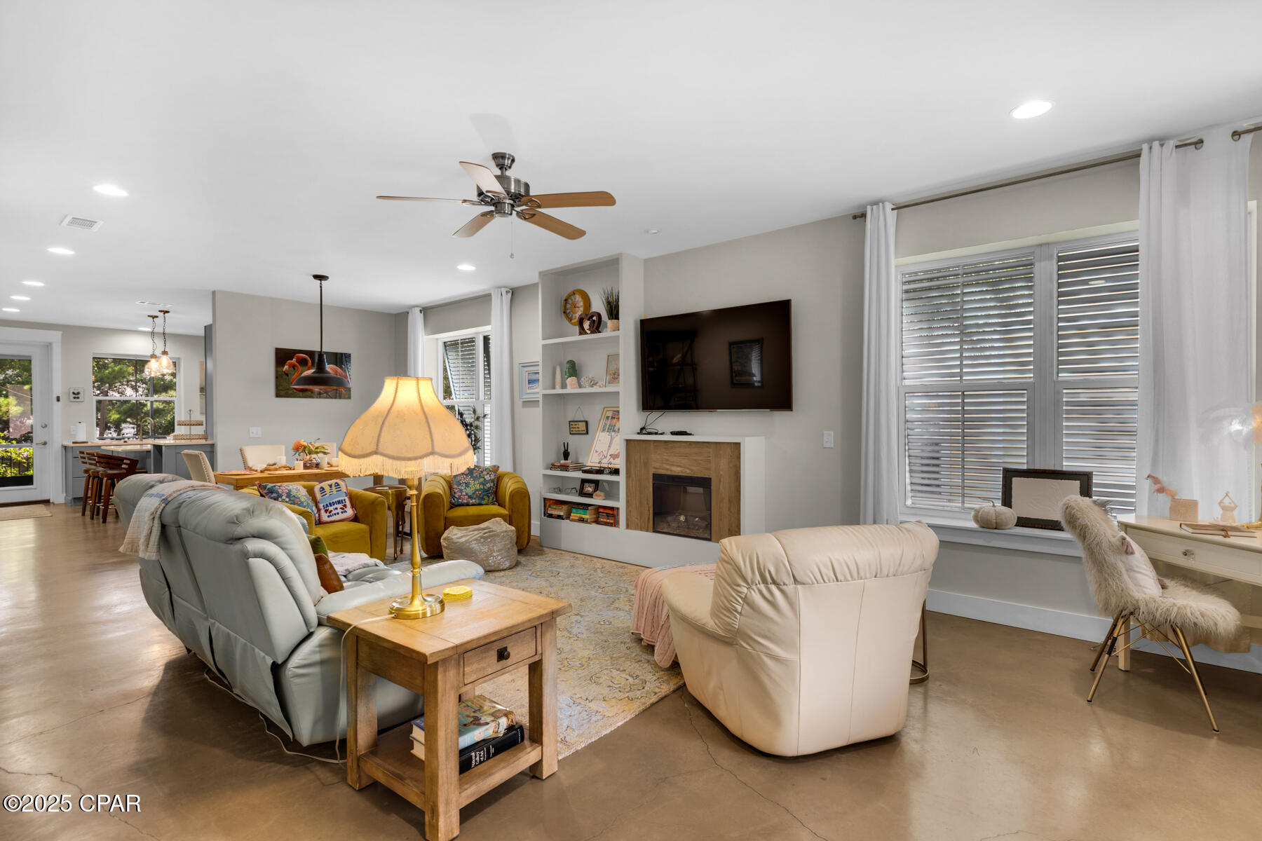 Image 4 For 186 Ventana Boulevard