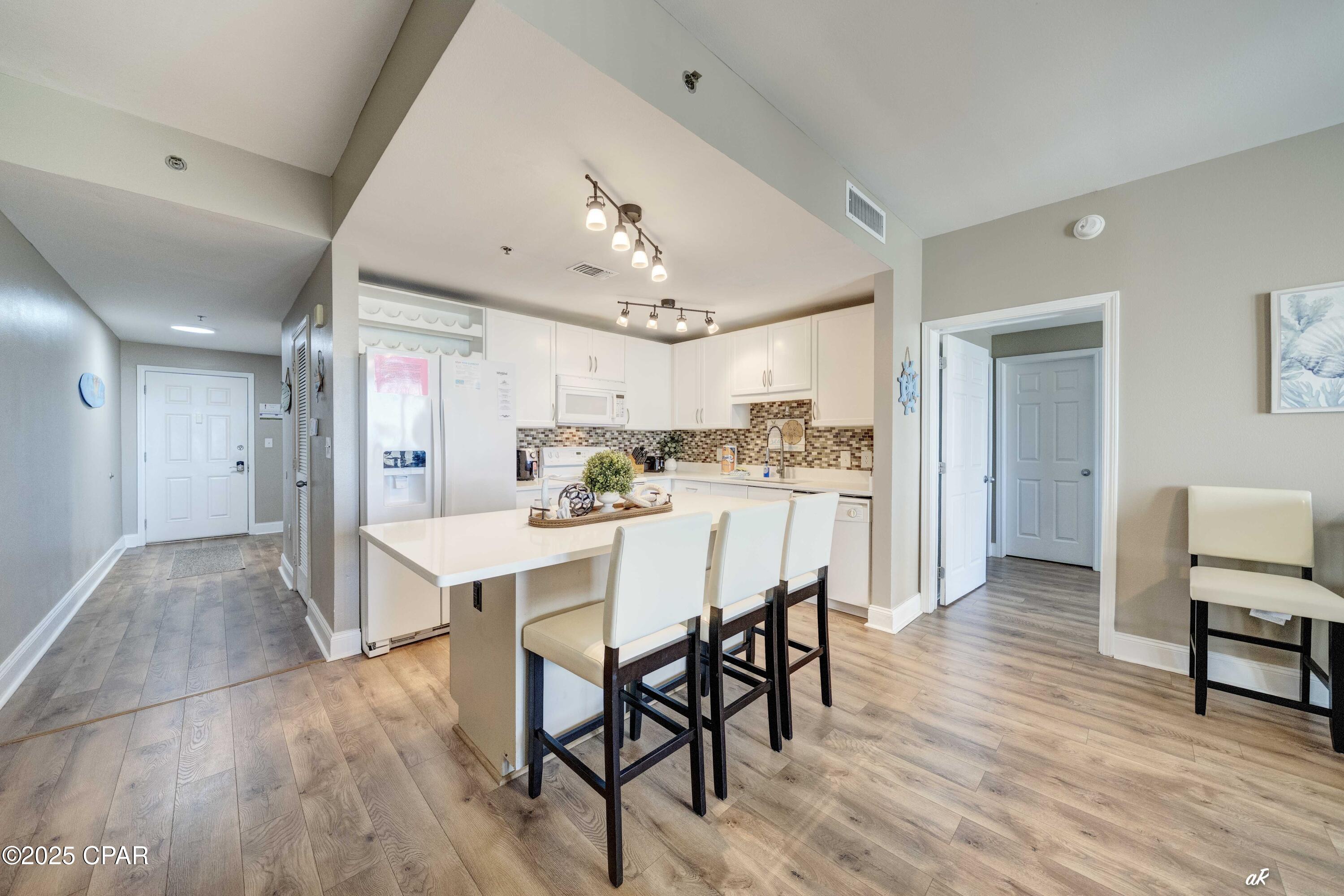 Image 5 For 9860 Thomas Drive 1211