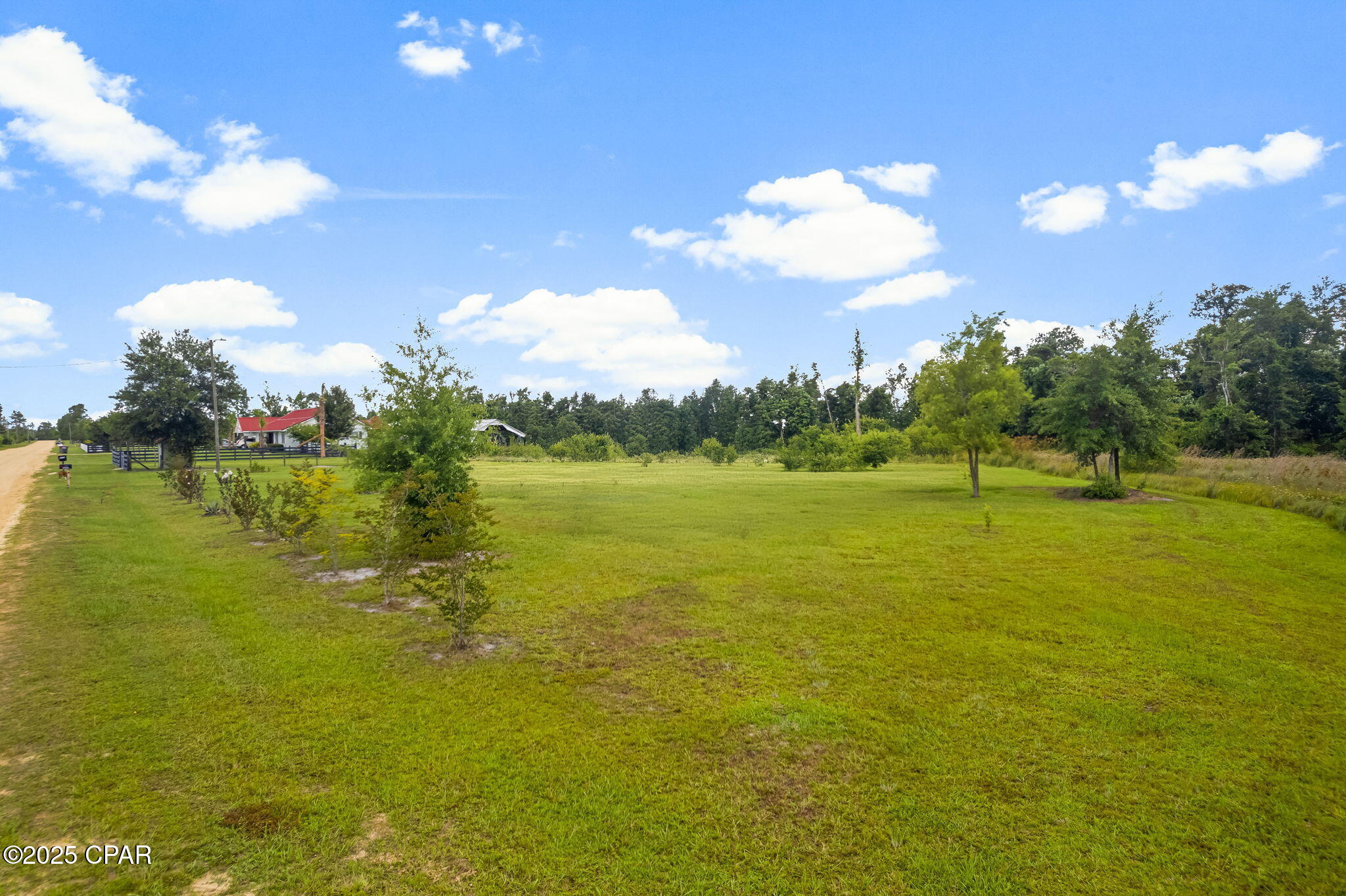 Image 2 For 8515 Eastwood Avenue