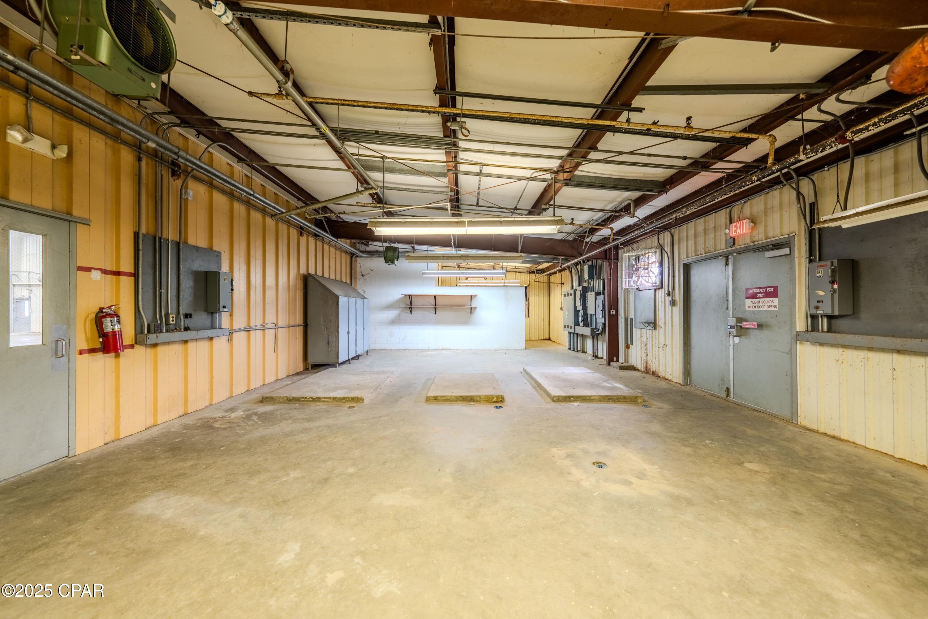 Image 17 For 3529 Russell Road