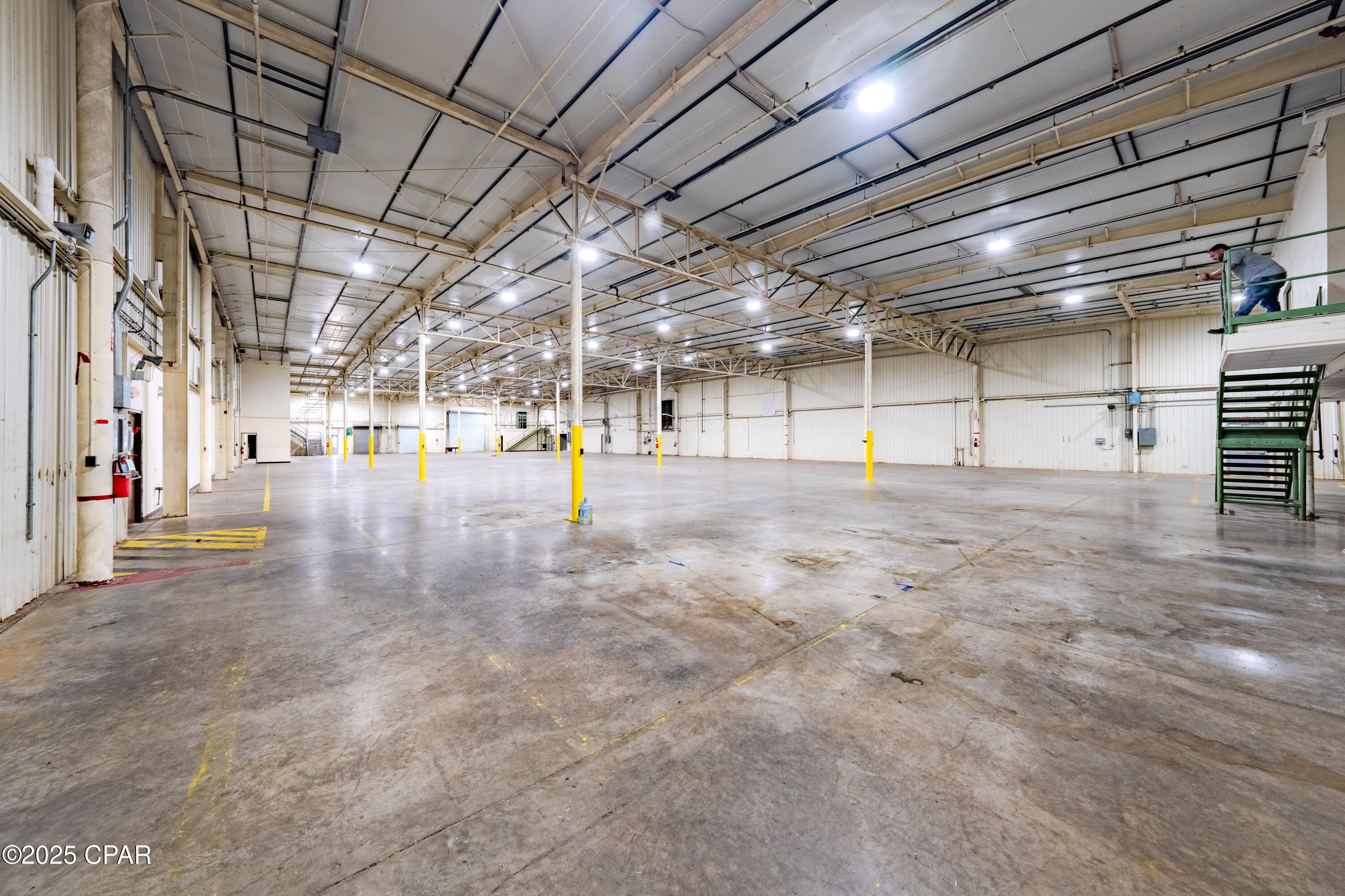 Image 2 For 3529 Russell Road