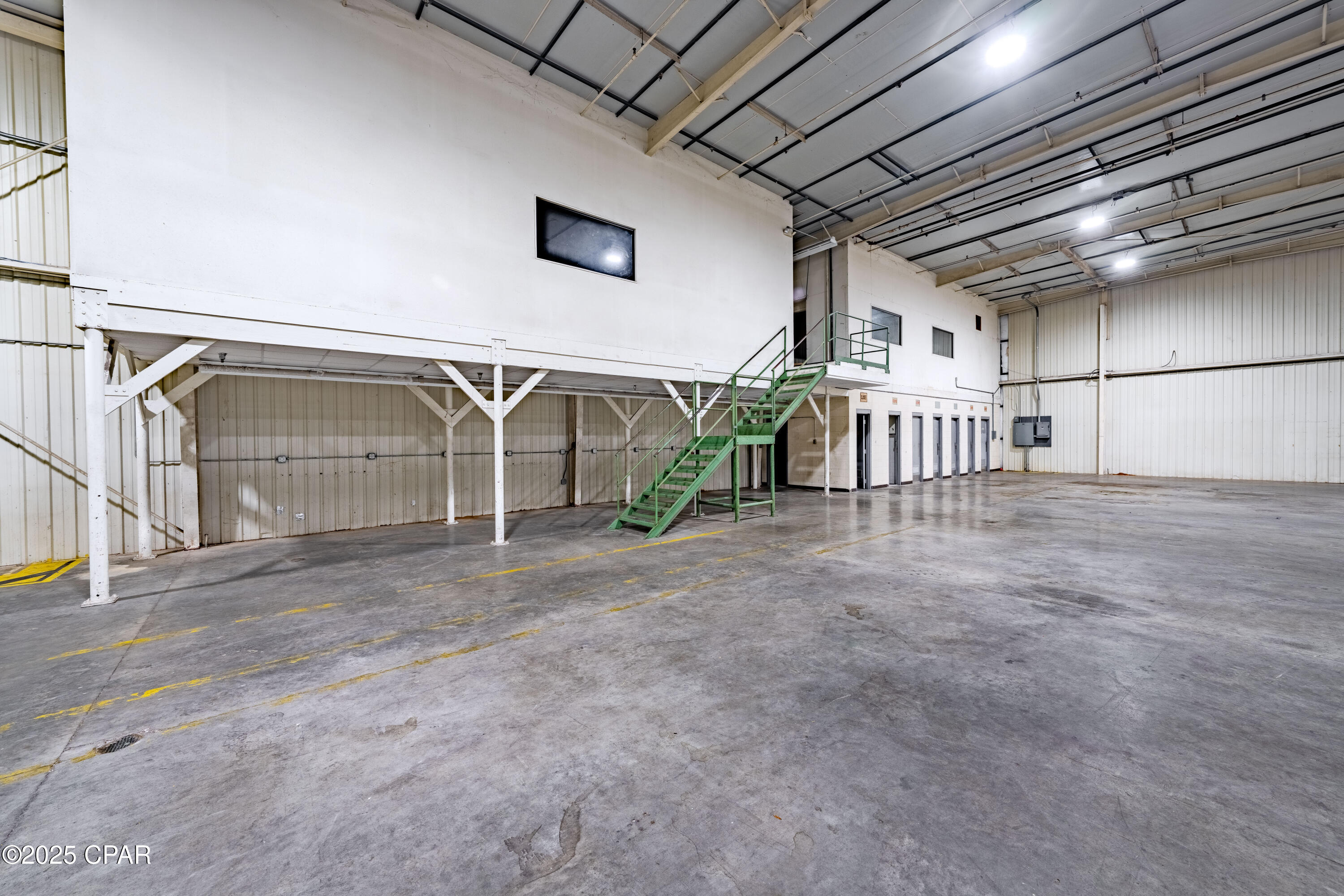 Image 21 For 3529 Russell Road